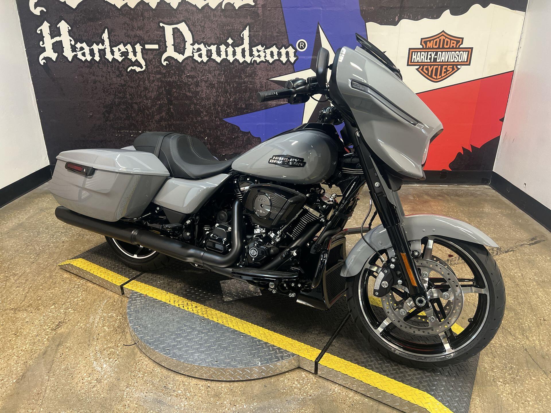 2026 Harley-Davidson® Street Glide® FLHX, photo 7