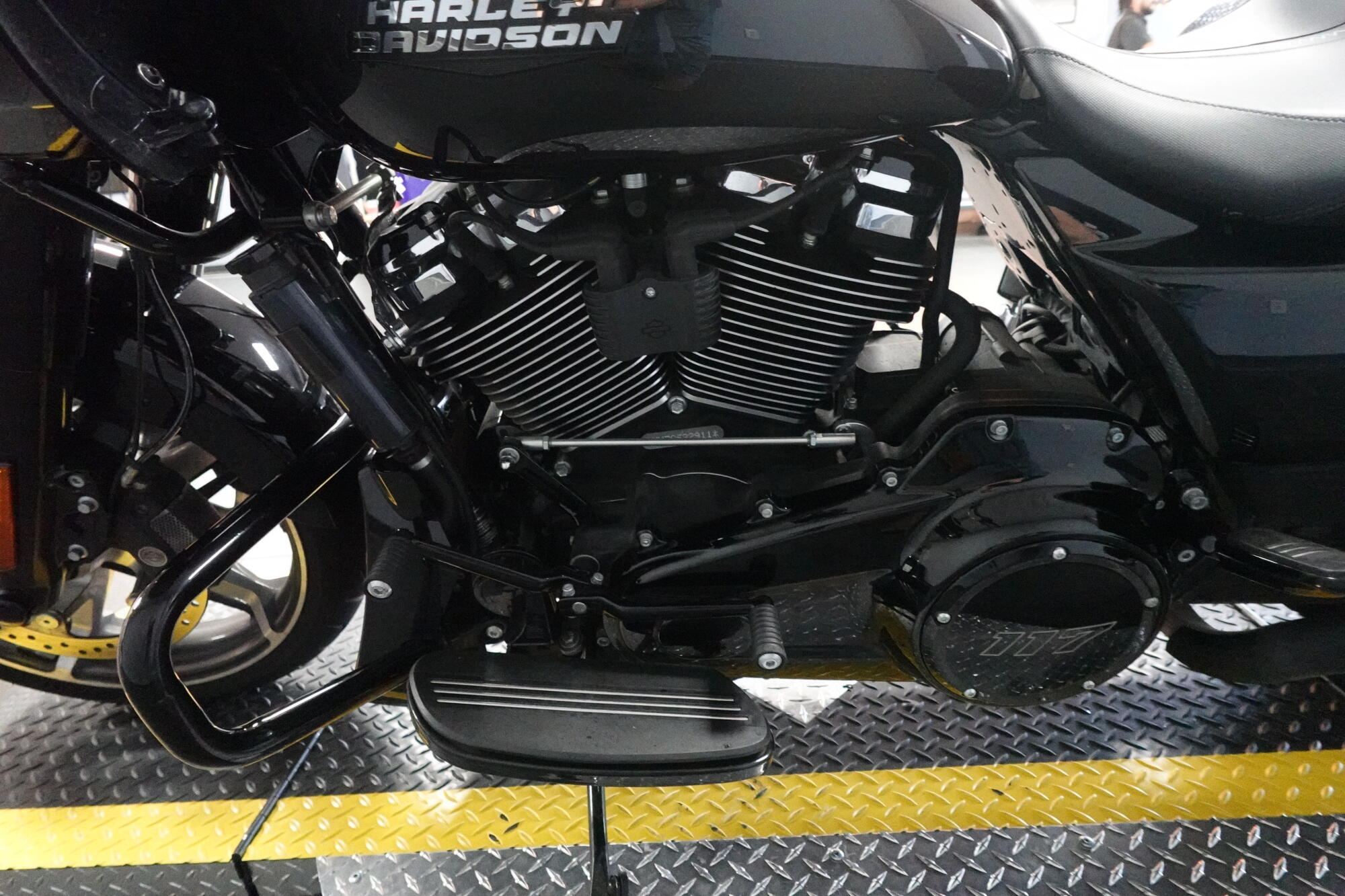 2025 Harley-Davidson® Road Glide® FLTRX, photo 12