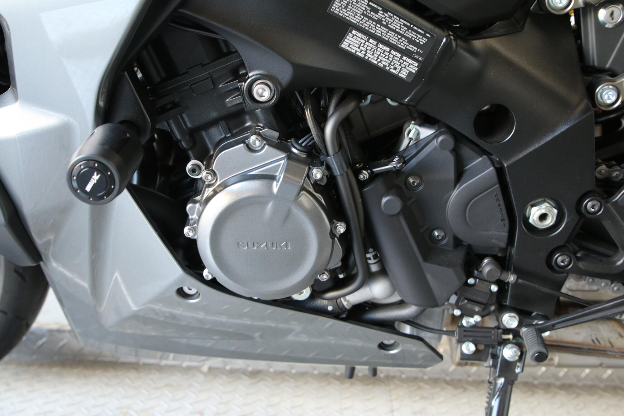 2025 Suzuki GSX-S1000GT+ Metallic Oort Gray No. 3, photo 22