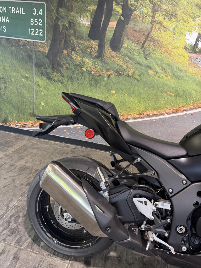 2025 Kawasaki Ninja® ZX™-10R ABS, photo 5