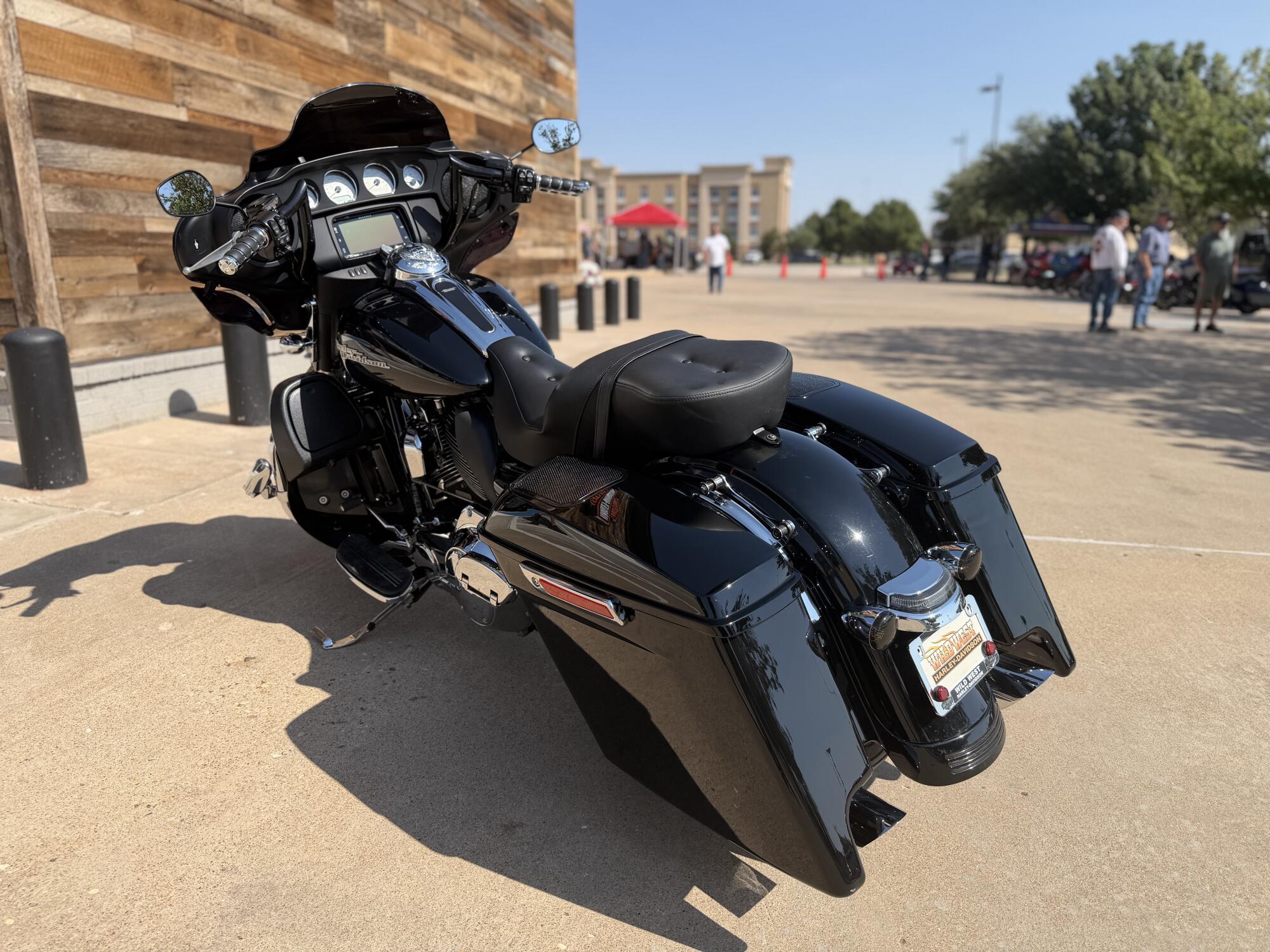2014 Harley-Davidson® Street Glide® Black, photo 6