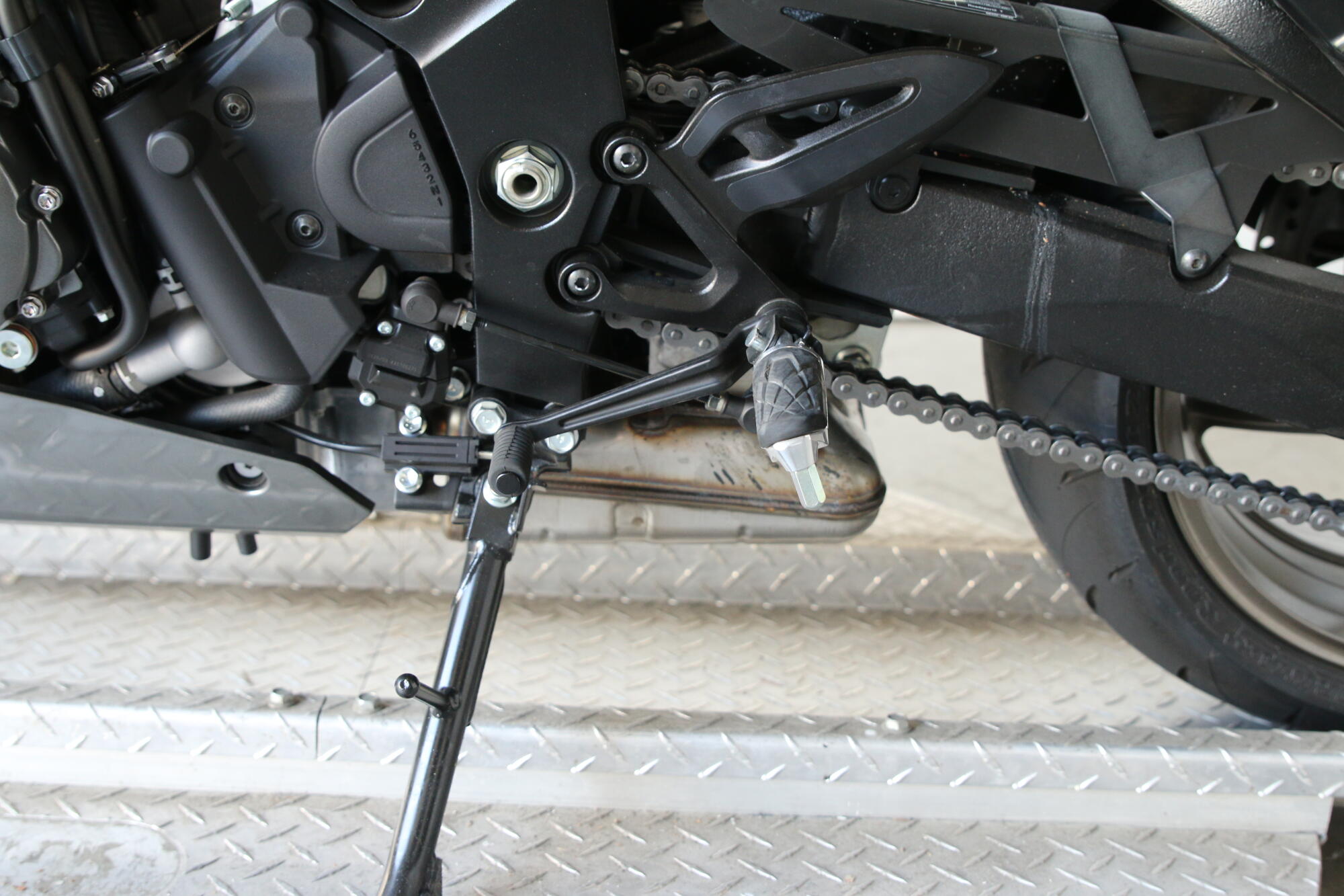 2025 Suzuki GSX-S1000GT+ Metallic Oort Gray No. 3, photo 23
