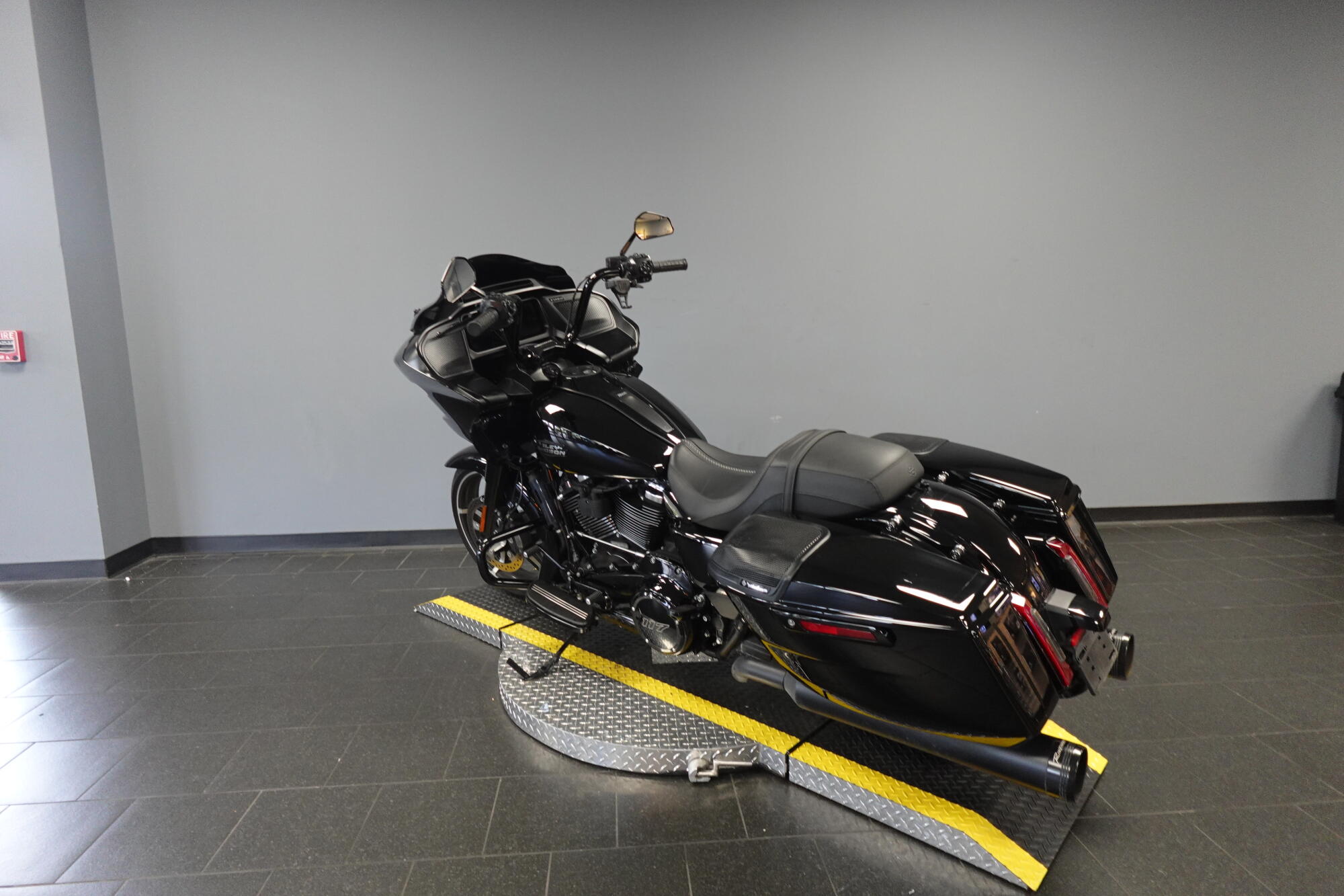 2025 Harley-Davidson® Road Glide® FLTRX, photo 6