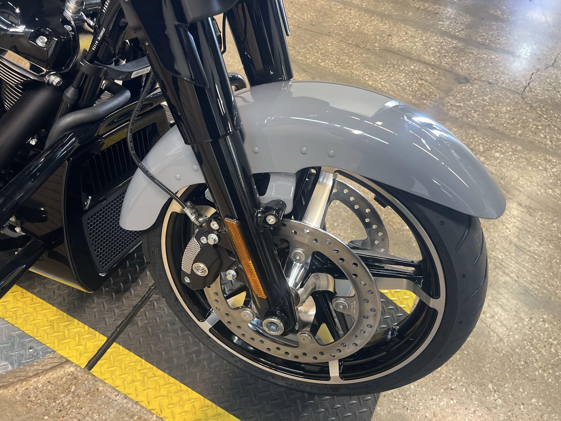 2026 Harley-Davidson® Street Glide® FLHX, photo 11
