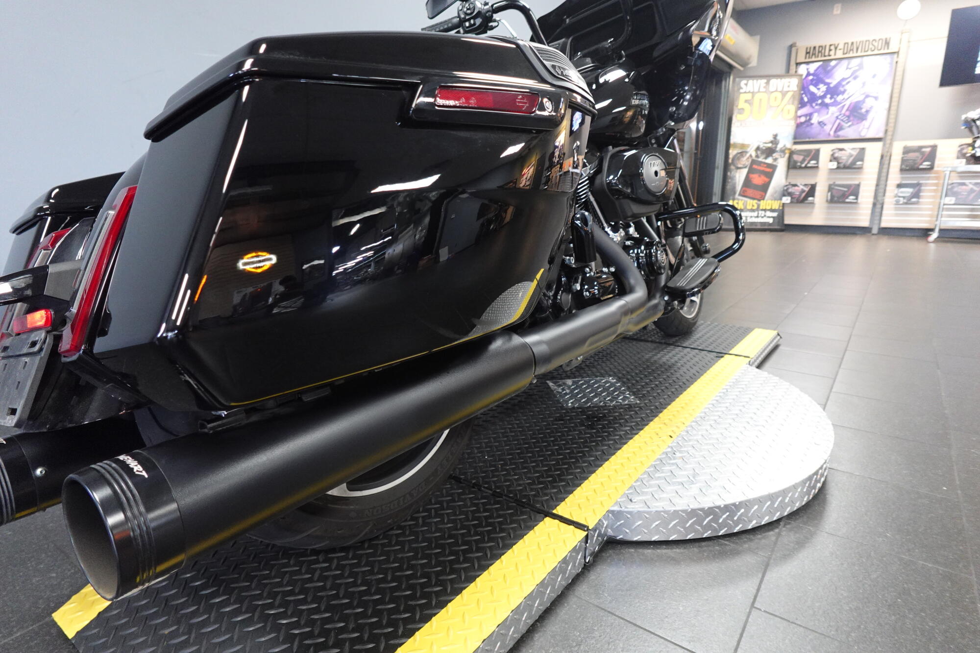 2025 Harley-Davidson® Road Glide® FLTRX, photo 14