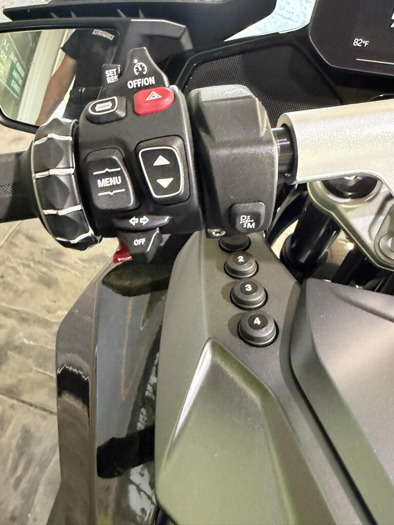 2026 R1300RT Triple Black only 1314 miles!!!, photo 19