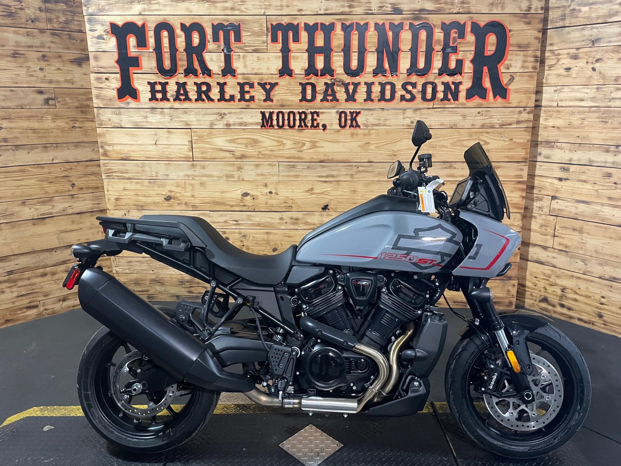 2026 Harley-Davidson® Pan America® 1250 ST RA1250ST