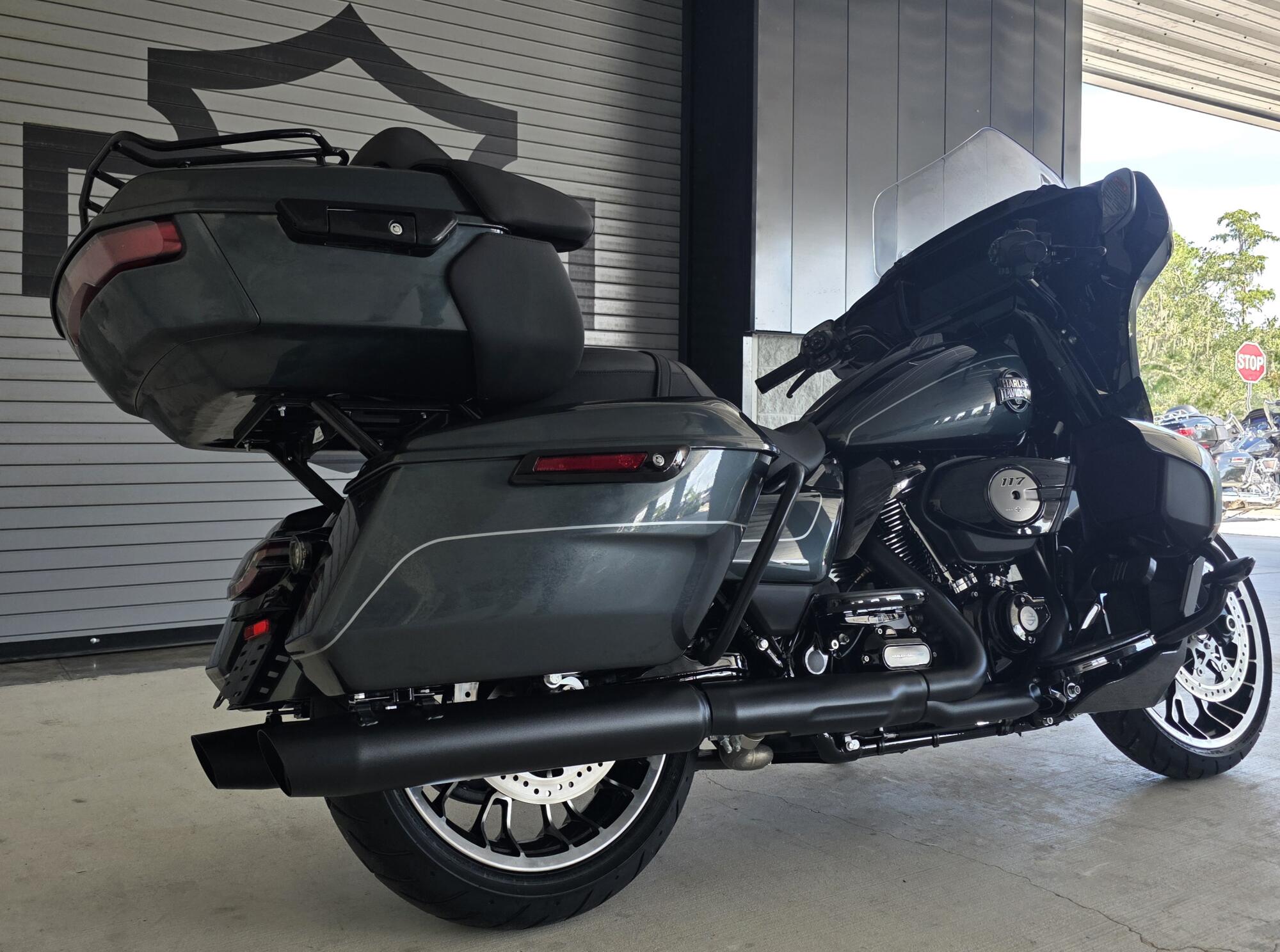 2026 Harley-Davidson® Road Glide Limited Iron Horse Metallic Black Trim, photo 8
