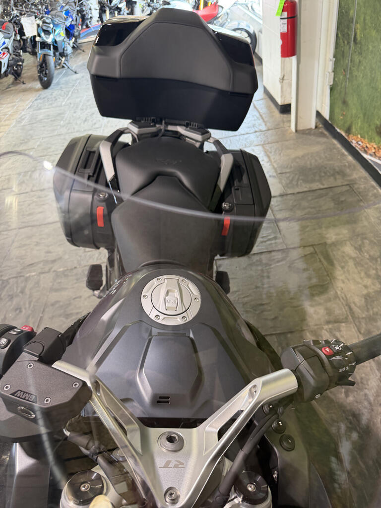 2026 R1300RT Triple Black only 1314 miles!!!, photo 21