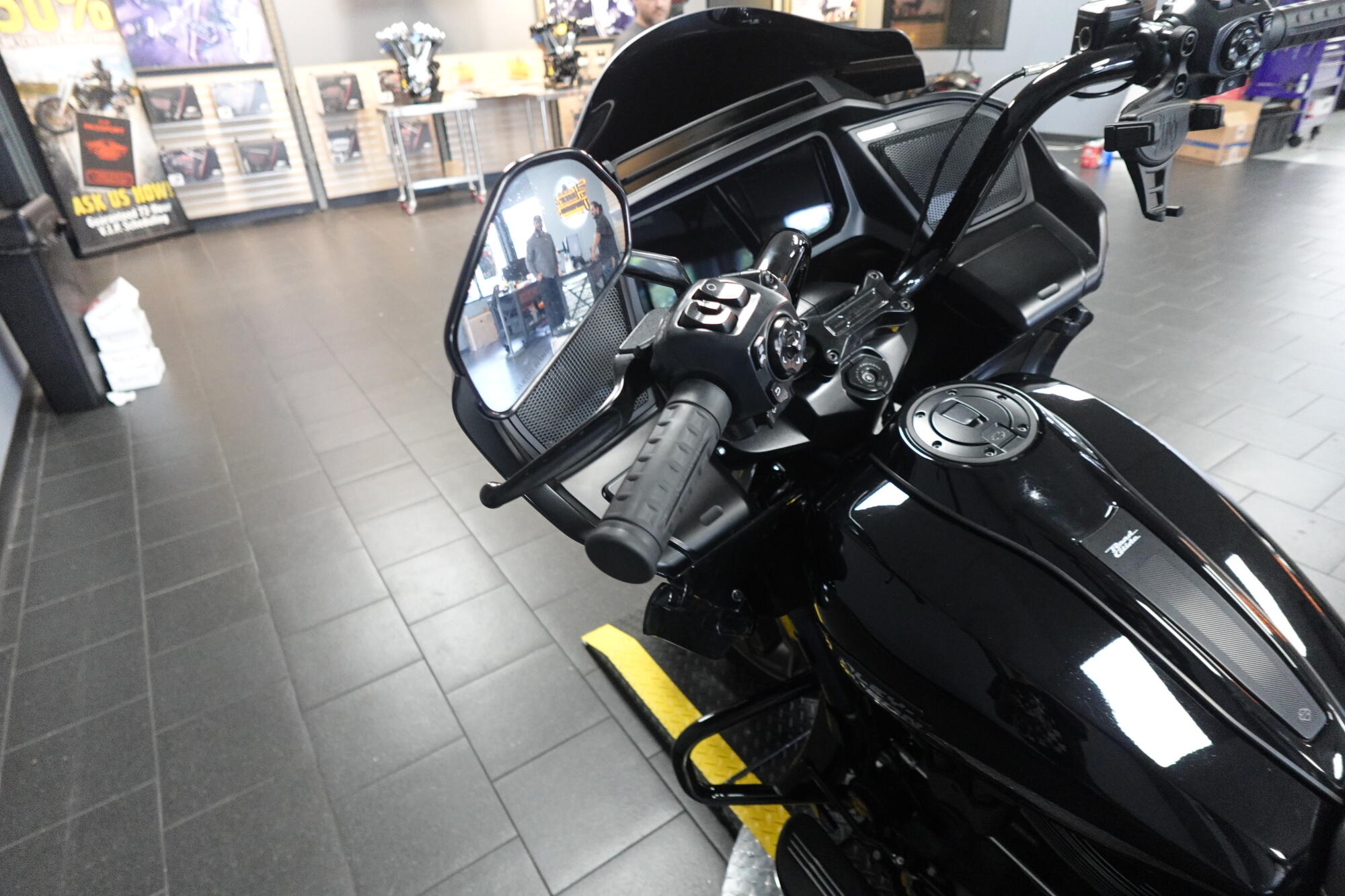 2025 Harley-Davidson® Road Glide® FLTRX, photo 13