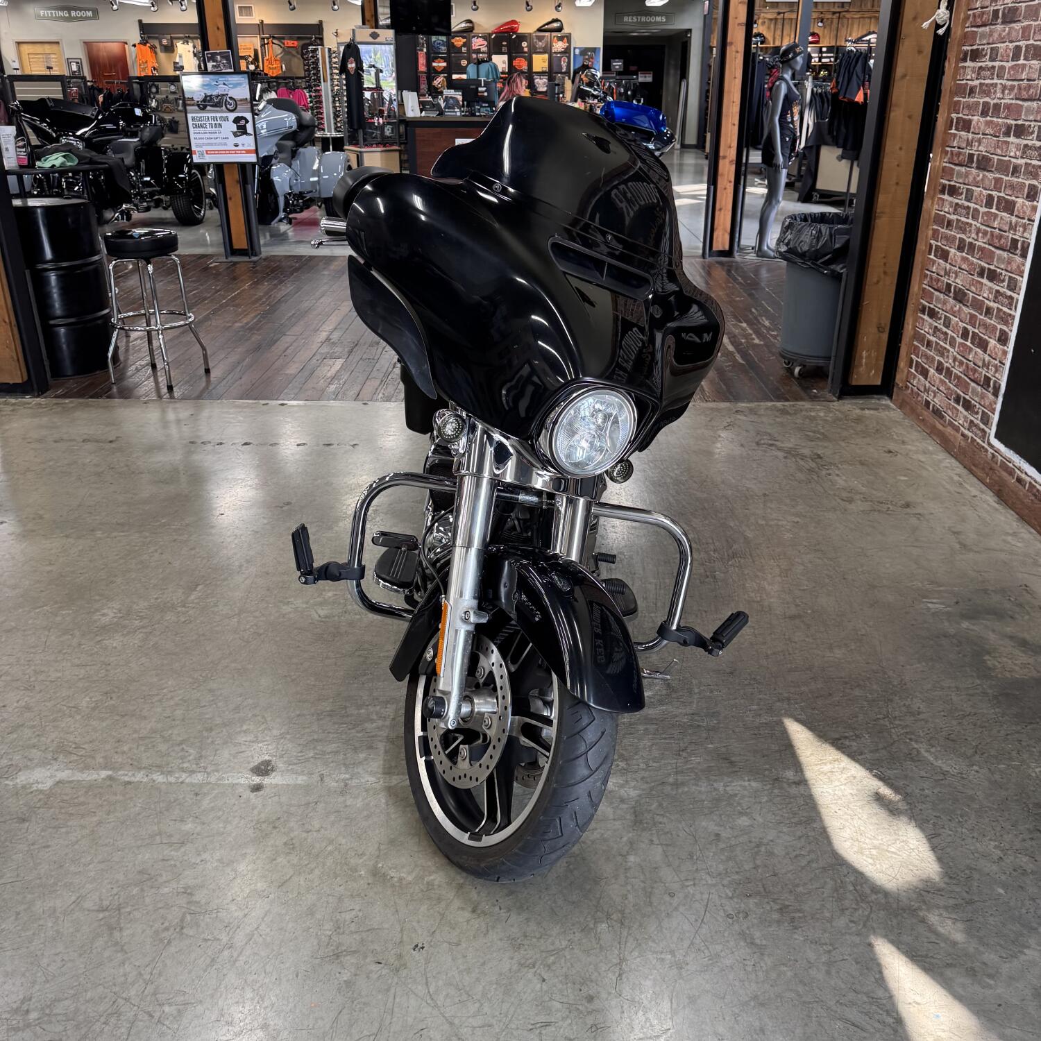 2019 Harley-Davidson® Street Glide® FLHX, photo 13