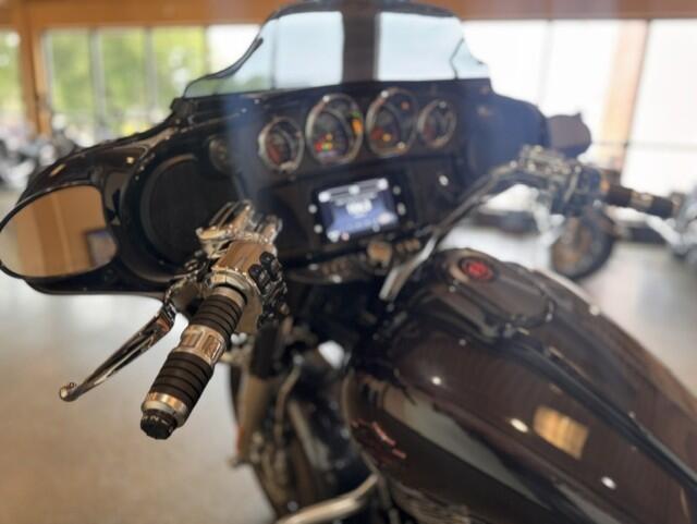 2020 Harley Davidson CVO™ Street Glide® FLHXSE, photo 6