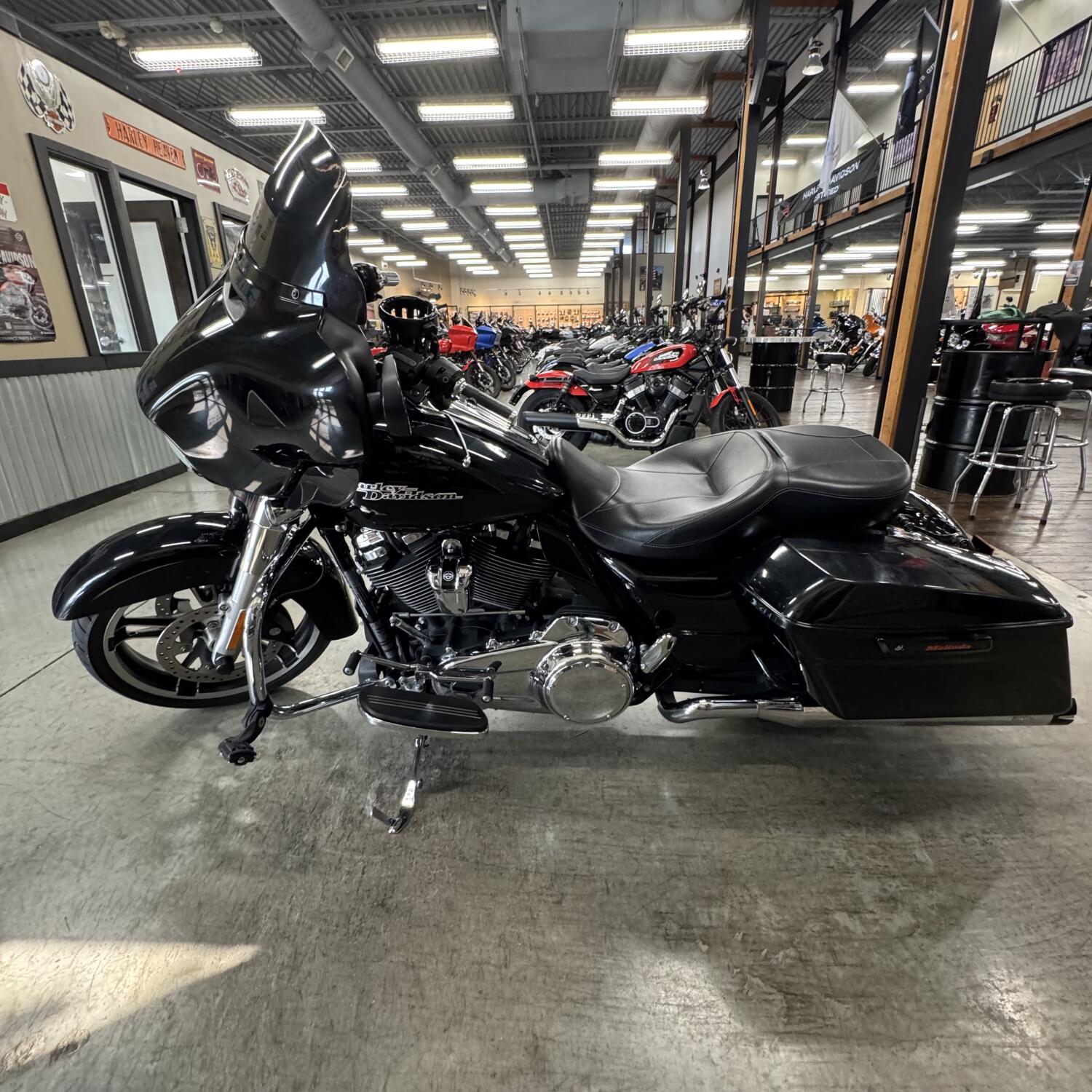 2019 Harley-Davidson® Street Glide® FLHX, photo 10
