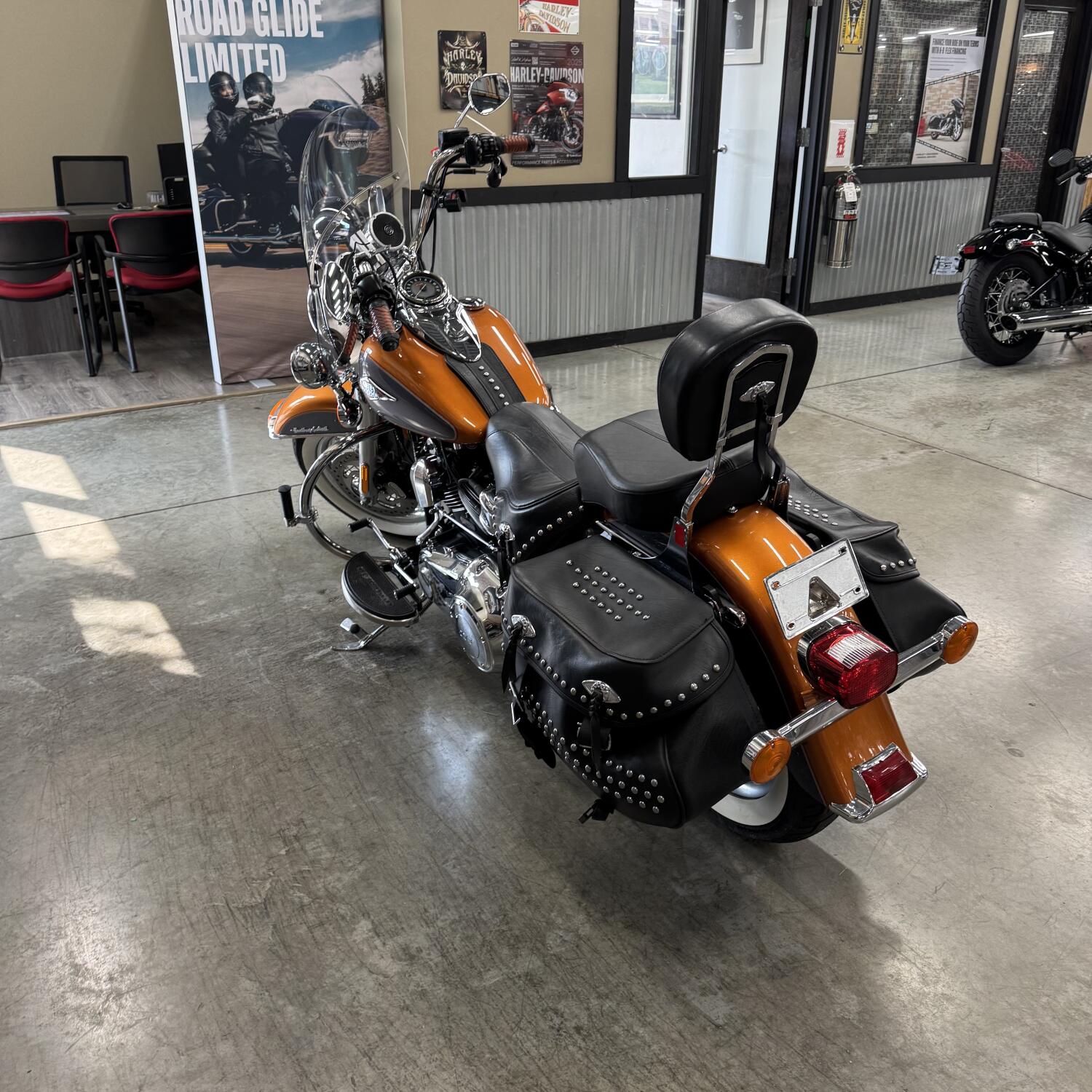 2015 Harley-Davidson® Heritage Softail® Classic FLSTC, photo 9