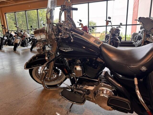 2007 Harley Davidson Road King® Classic FLHRC, photo 6