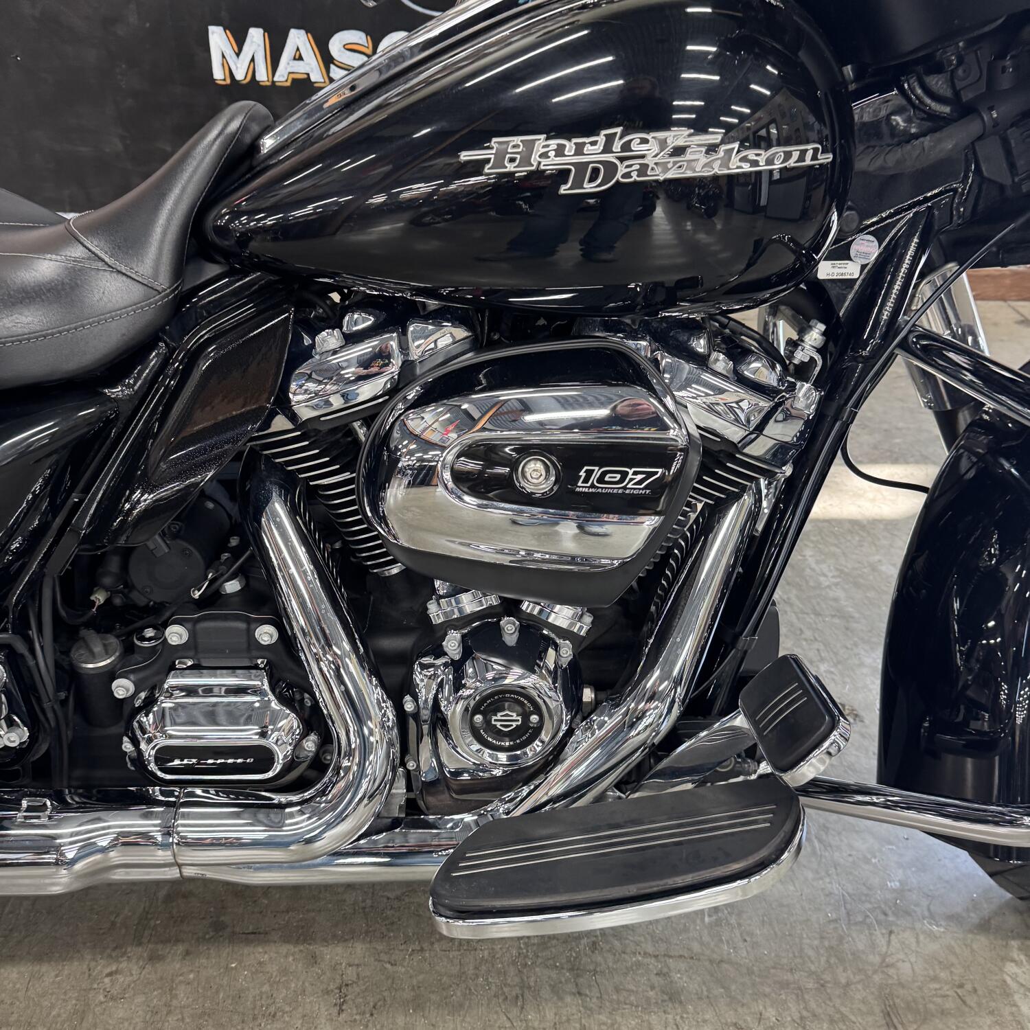 2019 Harley-Davidson® Street Glide® FLHX, photo 2