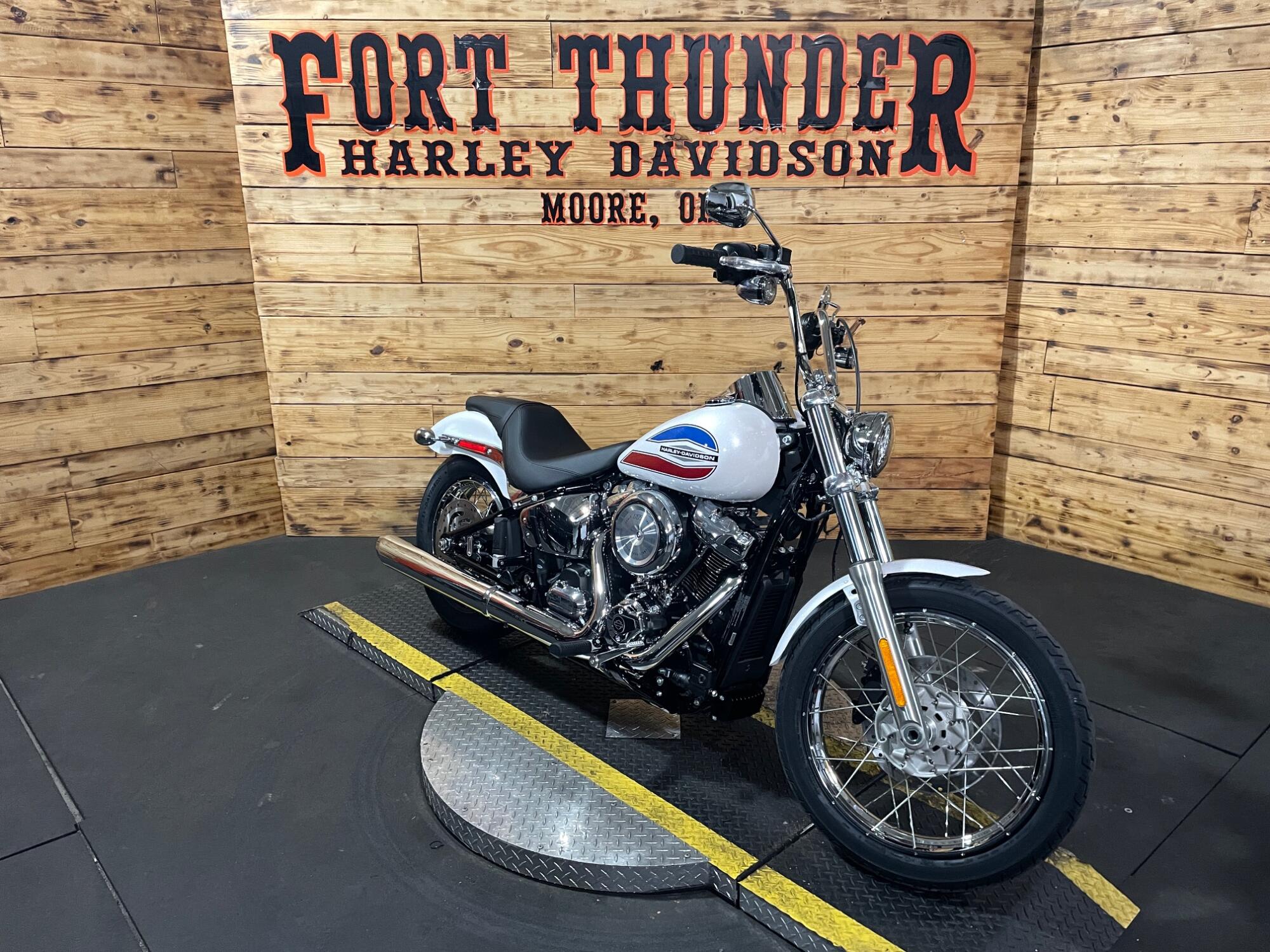 2026 Harley-Davidson® Super Glide® FXD, photo 3