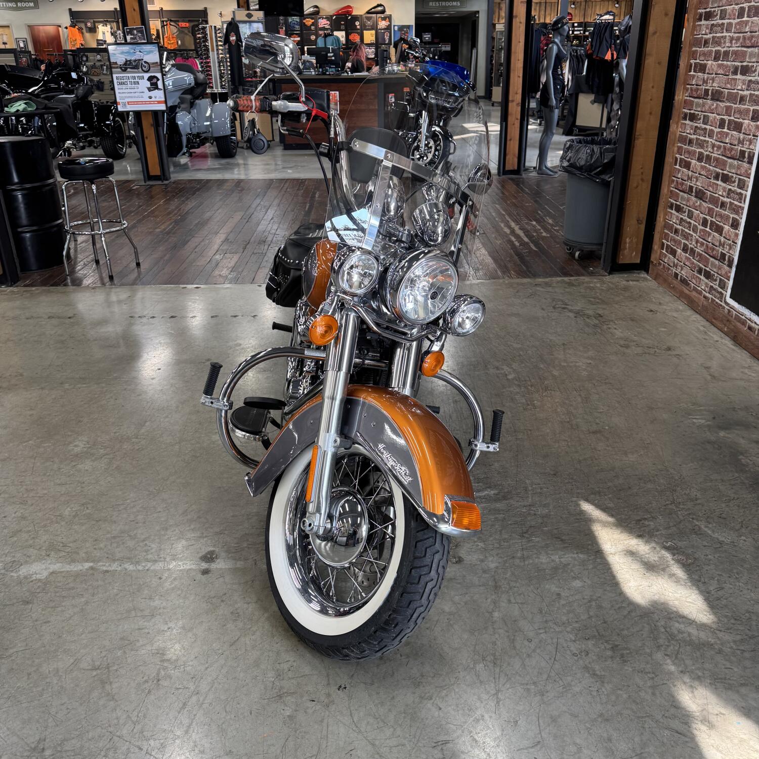 2015 Harley-Davidson® Heritage Softail® Classic FLSTC, photo 13