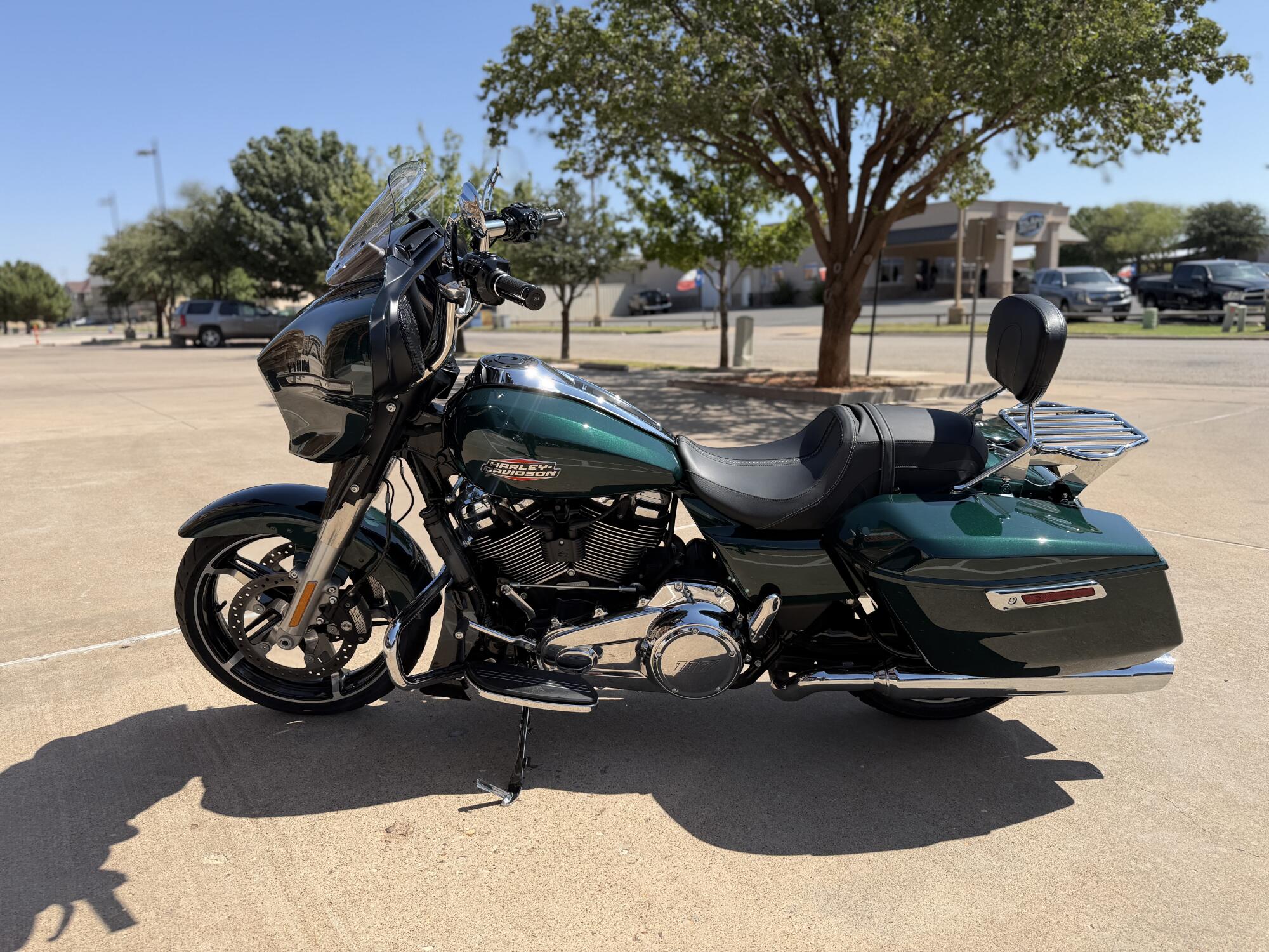 2024 Harley-Davidson® Street Glide® Alpine Green, photo 5