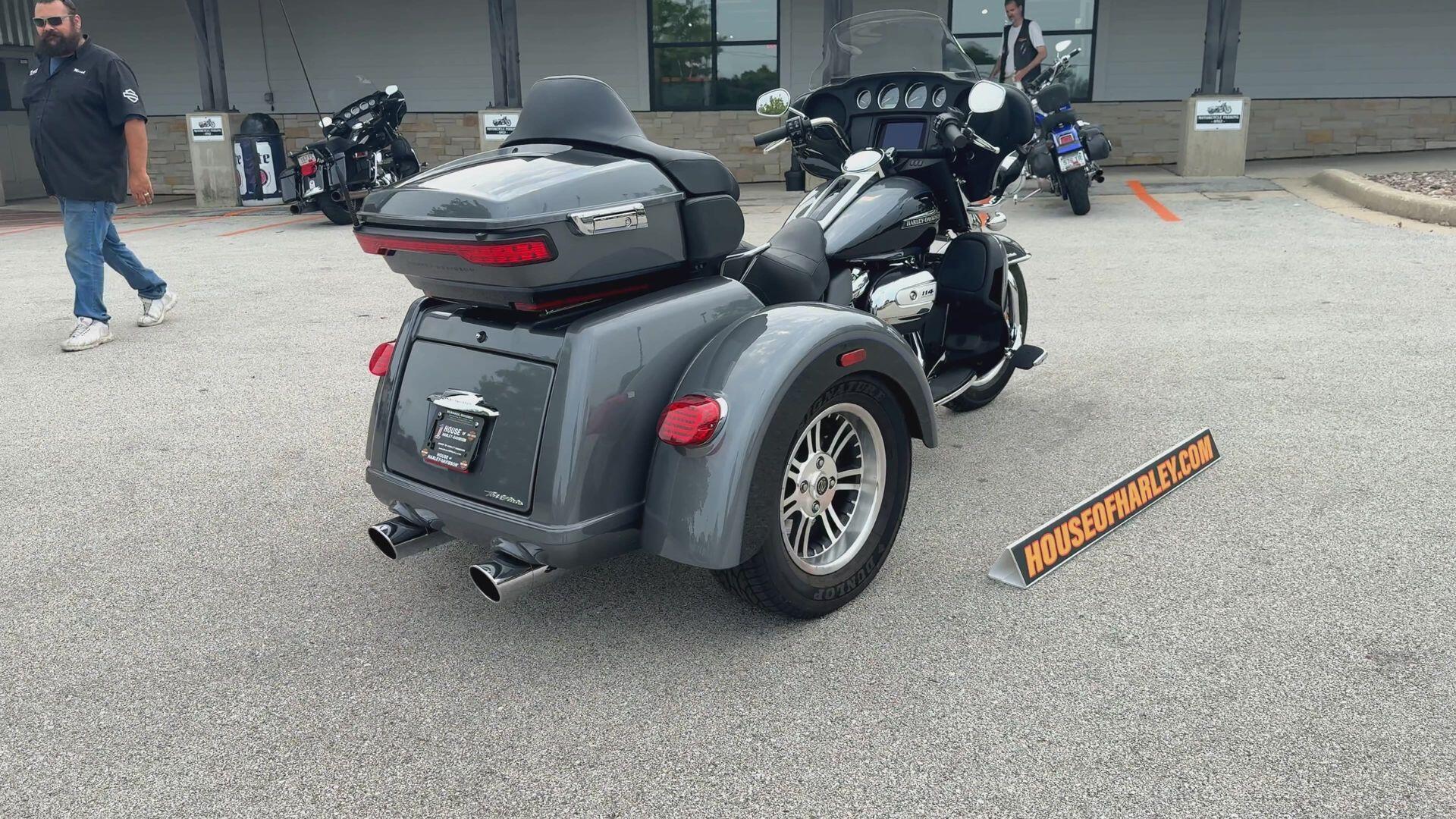 2021 Harley-Davidson® Tri Glide® Ultra Gauntlet Gray Metallic/Vivid Black, photo 10