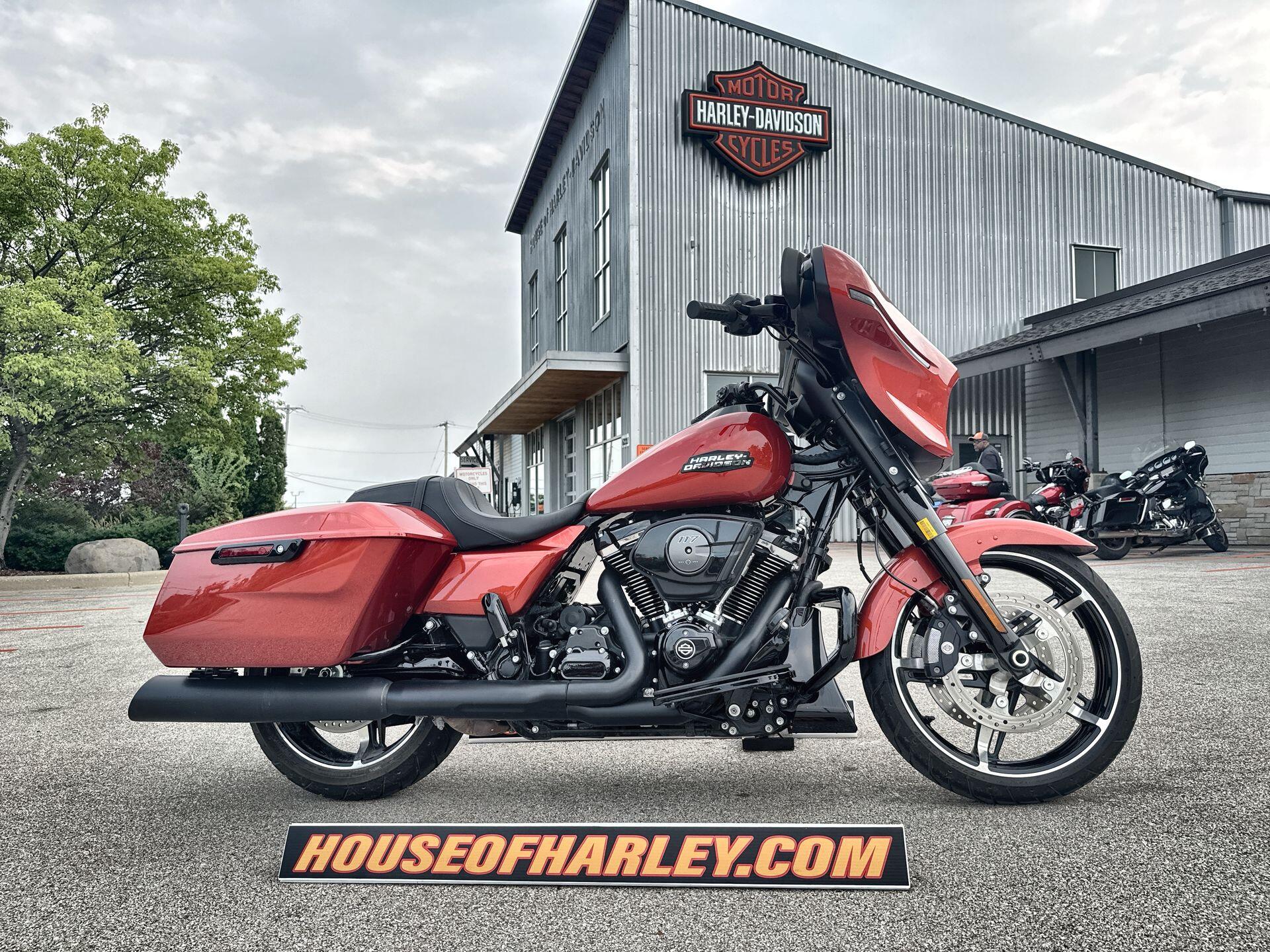 2024 Harley-Davidson® Street Glide® Whiskey Fire - Black Finish