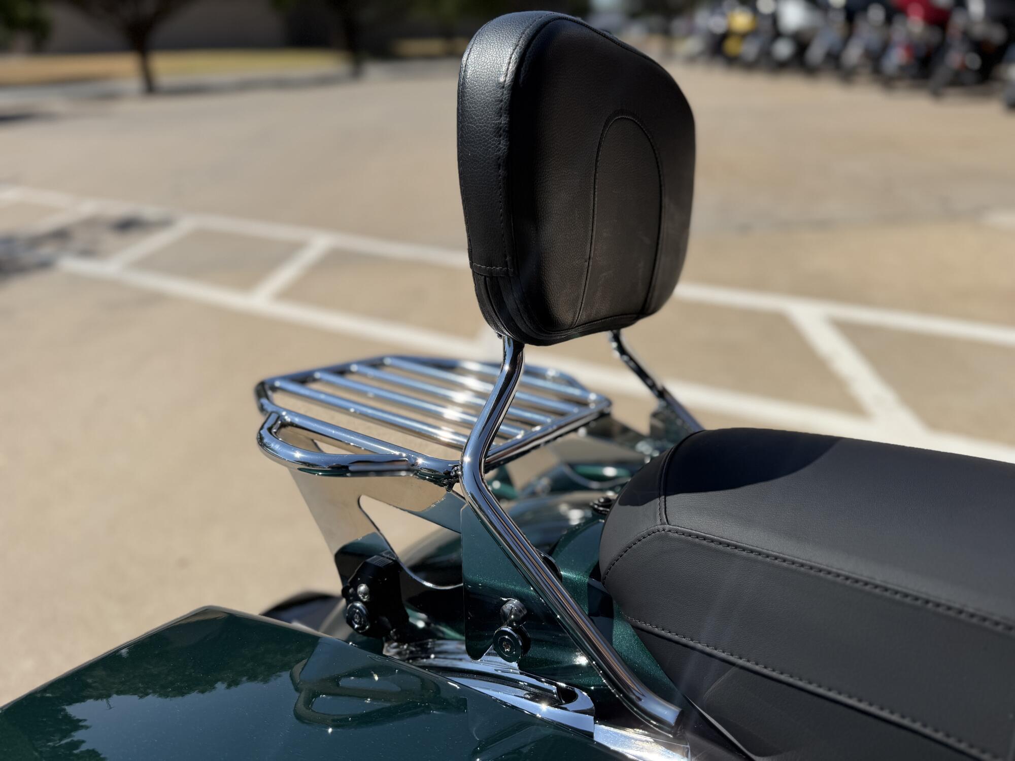2024 Harley-Davidson® Street Glide® Alpine Green, photo 10