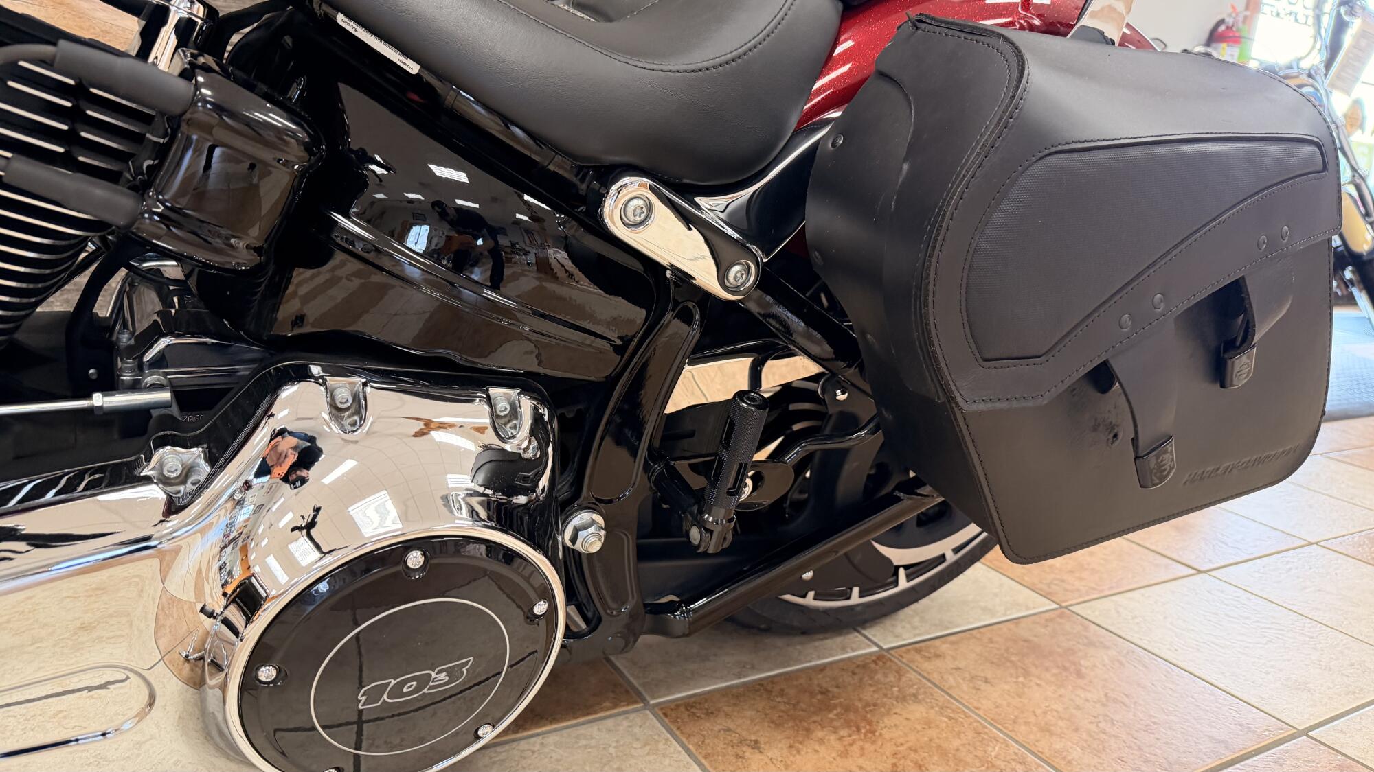 2017 Harley-Davidson® Breakout® Hard Candy W/ Hot Rod Red Flake, photo 14