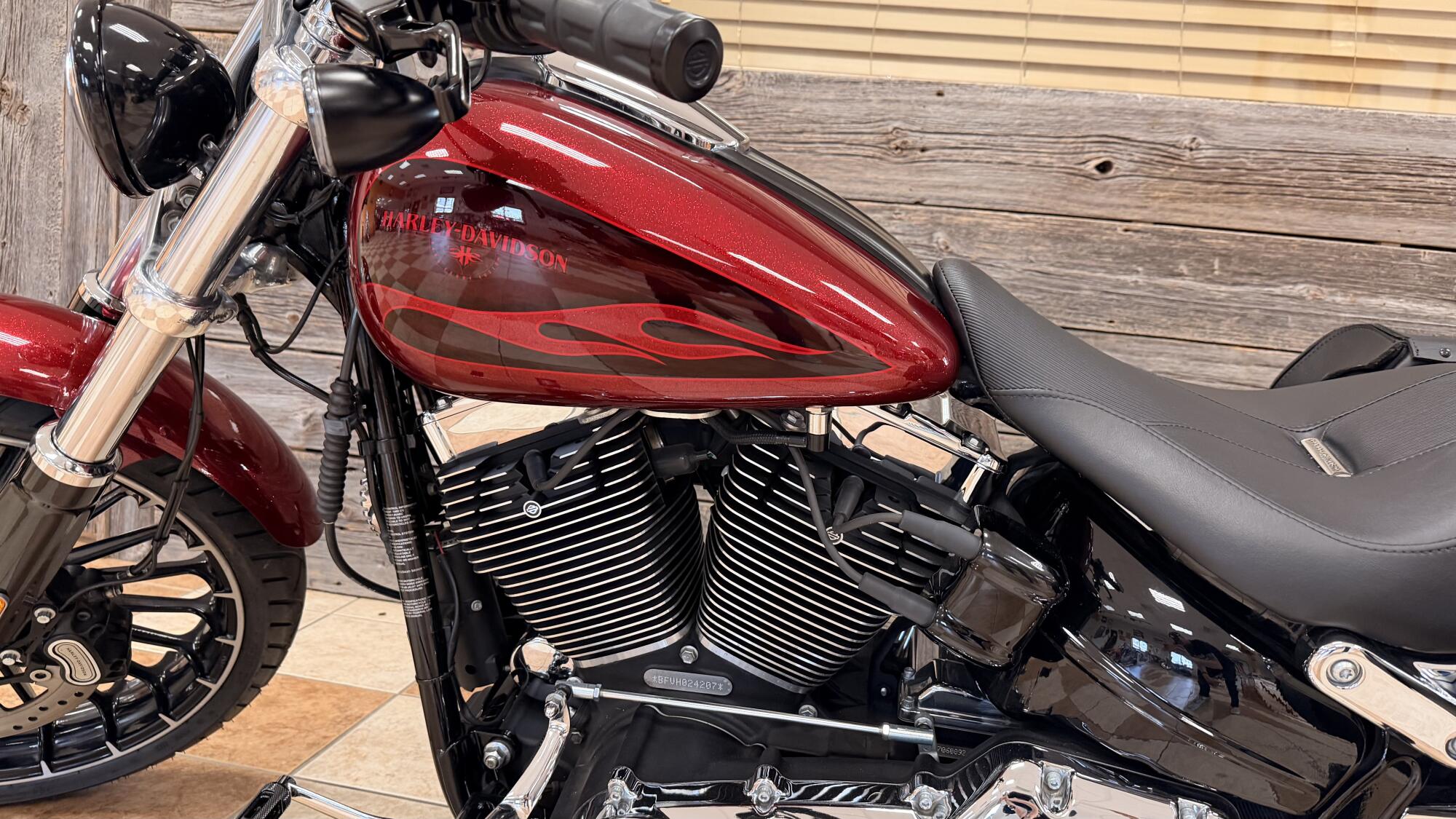 2017 Harley-Davidson® Breakout® Hard Candy W/ Hot Rod Red Flake, photo 12