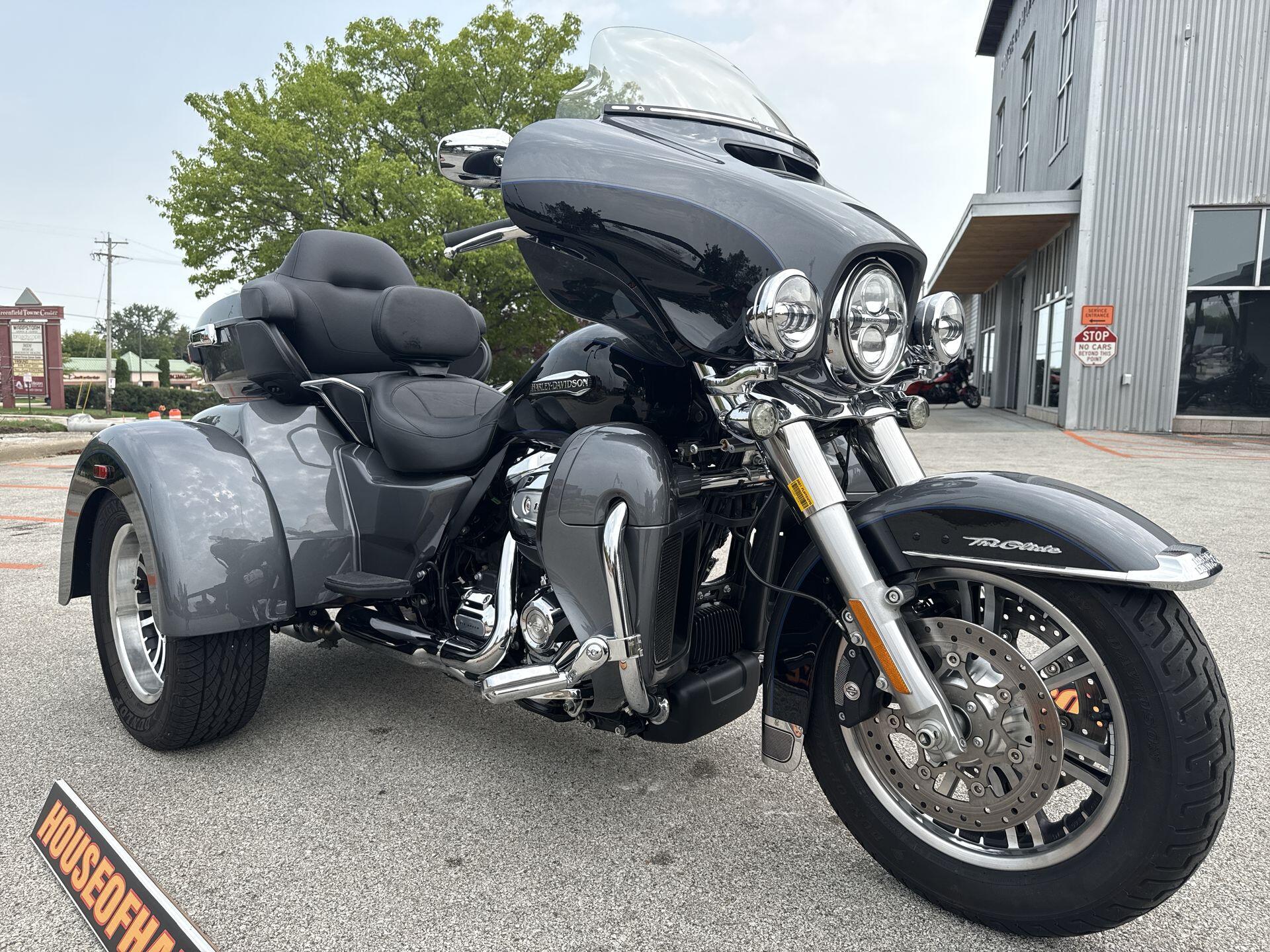 2021 Harley-Davidson® Tri Glide® Ultra Gauntlet Gray Metallic/Vivid Black, photo 14