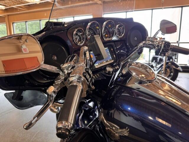 2018 Harley-Davidson® 115th Anniversary CVO™ Limited FLHTKSE, photo 9