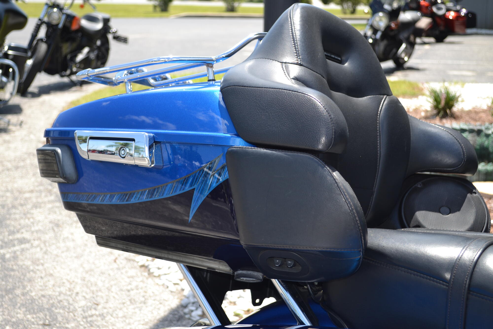 2014 Harley-Davidson® CVO™ Electra Glide Ultra Limited® - FLHTKSE, photo 7
