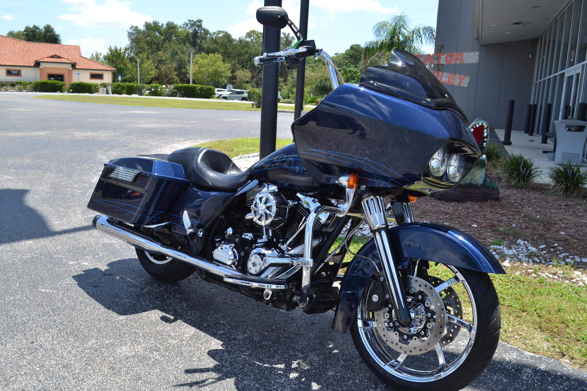 2013 Harley-Davidson® Road Glide® Custom - FLTRX103, photo 25