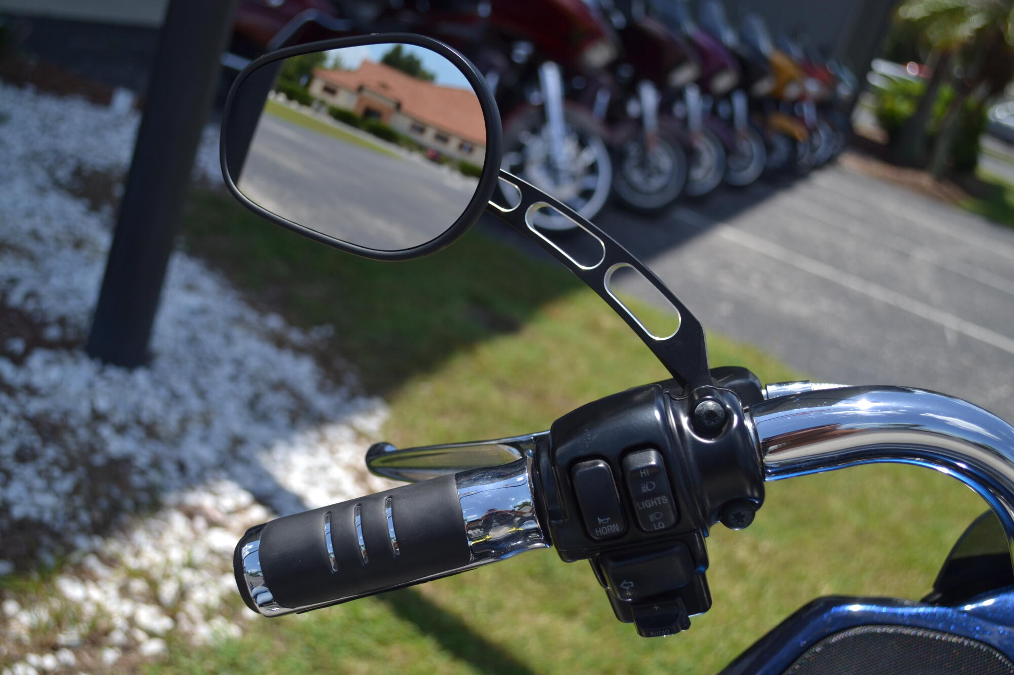 2013 Harley-Davidson® Road Glide® Custom - FLTRX103, photo 11