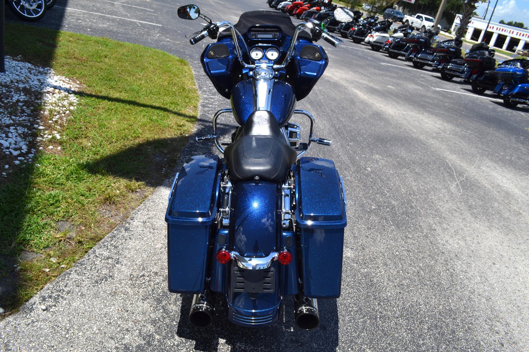 2013 Harley-Davidson® Road Glide® Custom - FLTRX103, photo 8