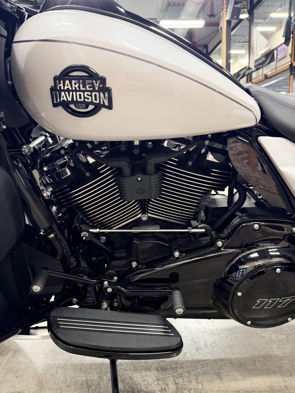 2026 Harley-Davidson® Road Glide Limited FLTRXL, photo 12