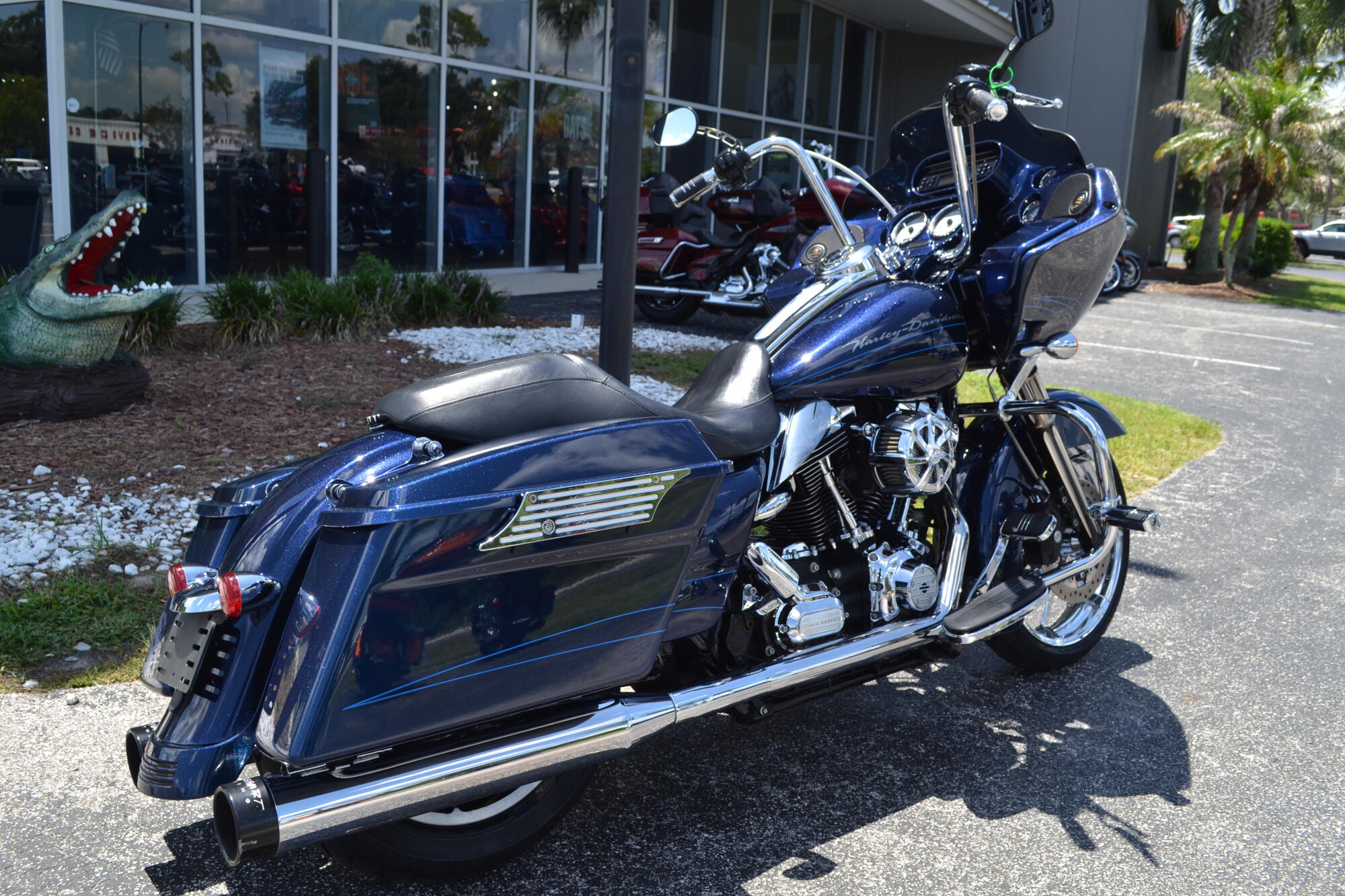 2013 Harley-Davidson® Road Glide® Custom - FLTRX103, photo 7