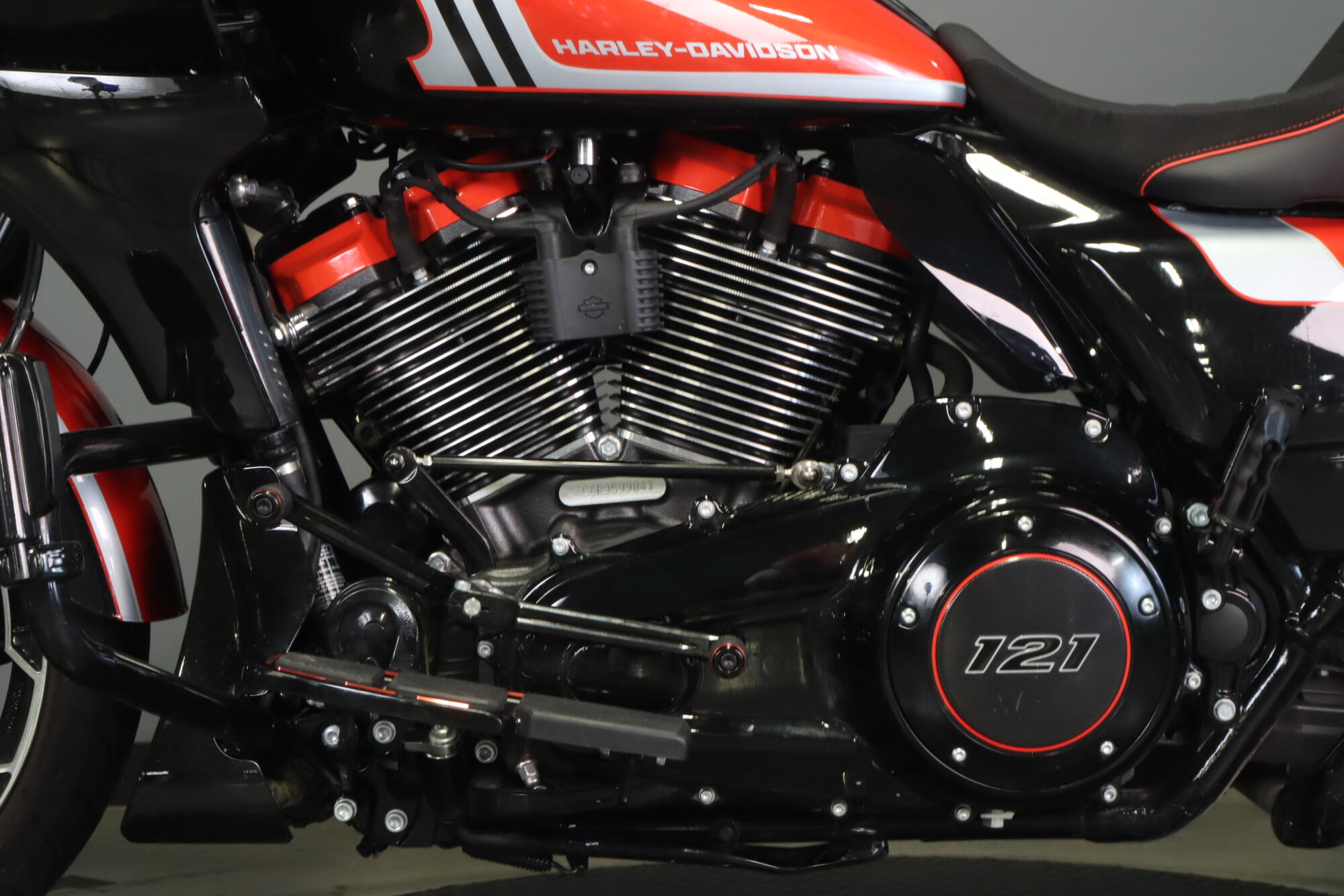 2024 Harley-Davidson® CVO™ Road Glide® FLTRXSE, photo 13