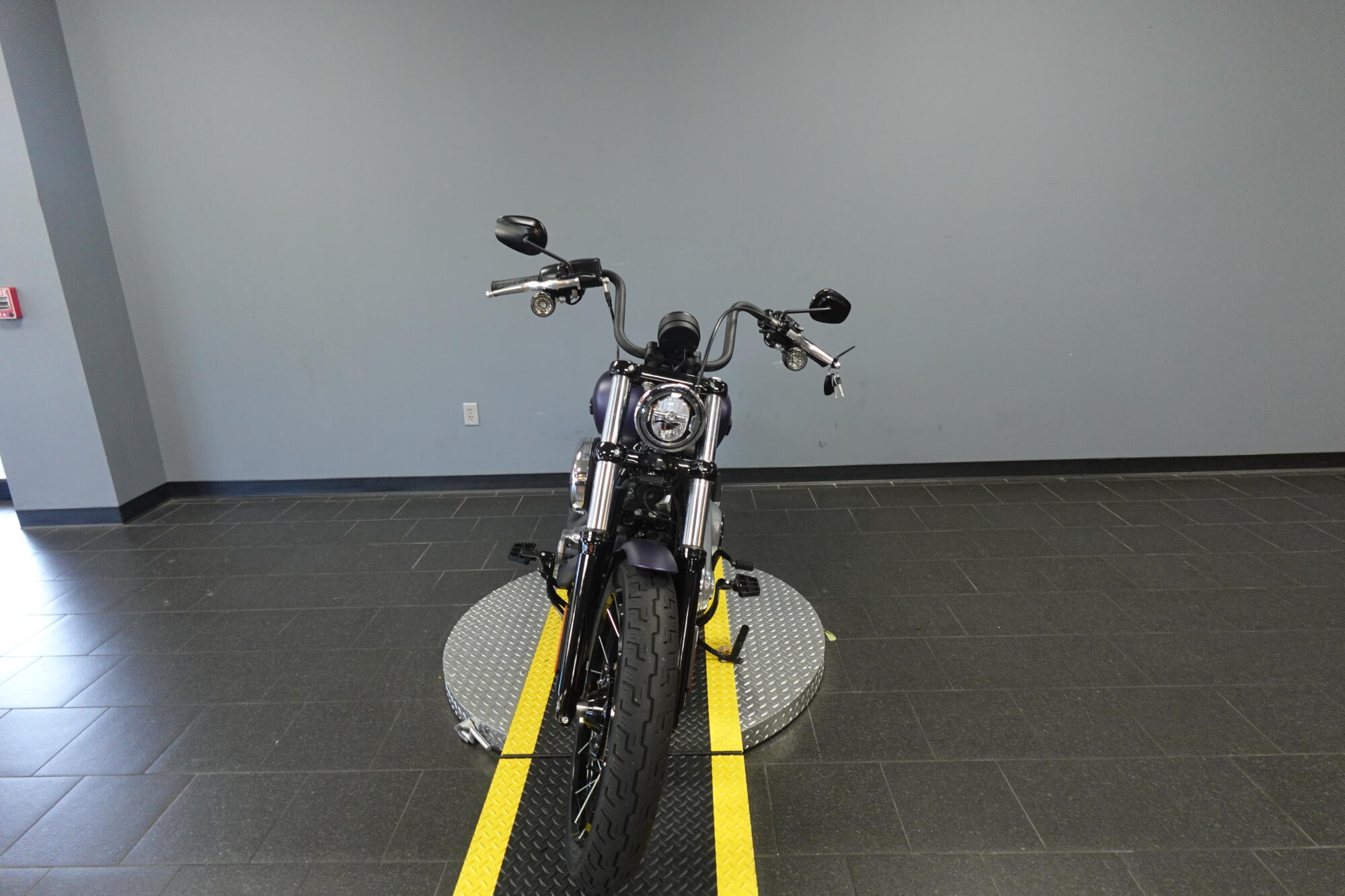 2025 Harley-Davidson® Street Bob® FXBB, photo 3