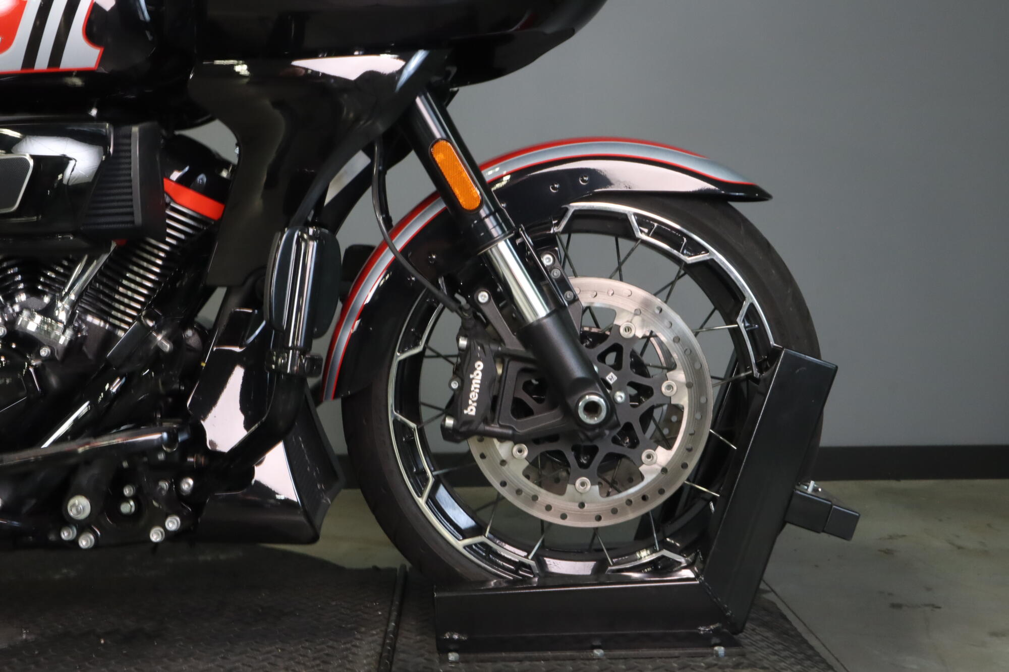 2024 Harley-Davidson® CVO™ Road Glide® FLTRXSE, photo 11