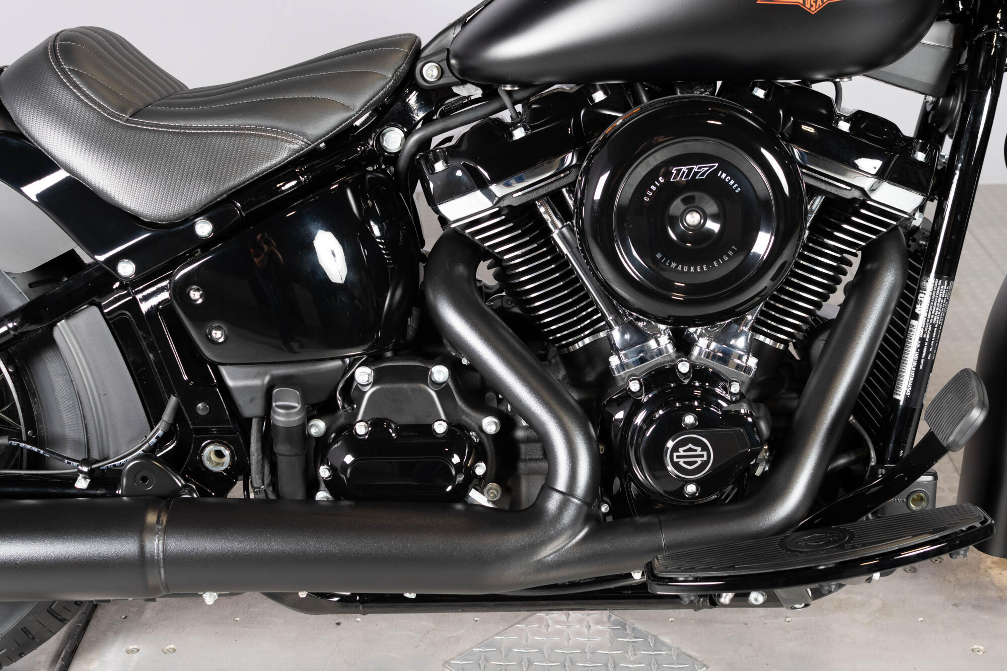 2026 Harley-Davidson® Deadwood™ FLHD, photo 3