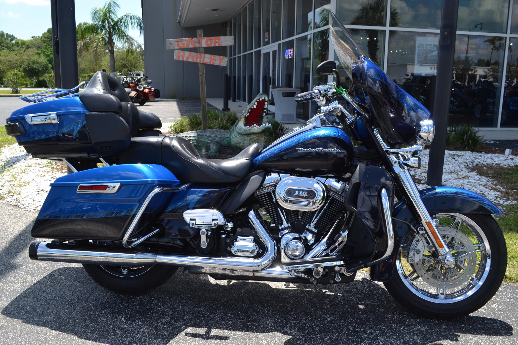 2014 Harley-Davidson® CVO™ Electra Glide Ultra Limited® - FLHTKSE