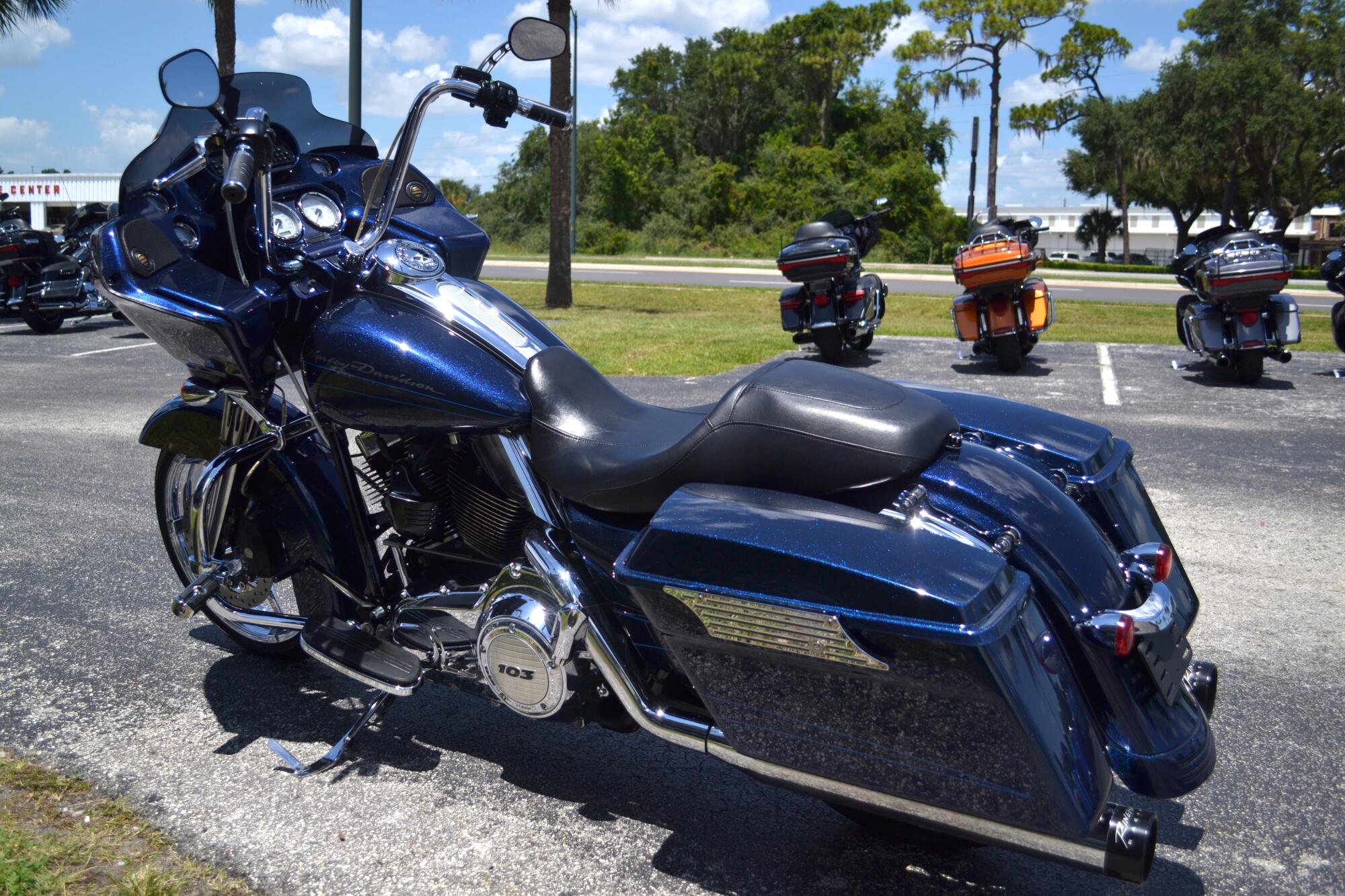 2013 Harley-Davidson® Road Glide® Custom - FLTRX103, photo 15