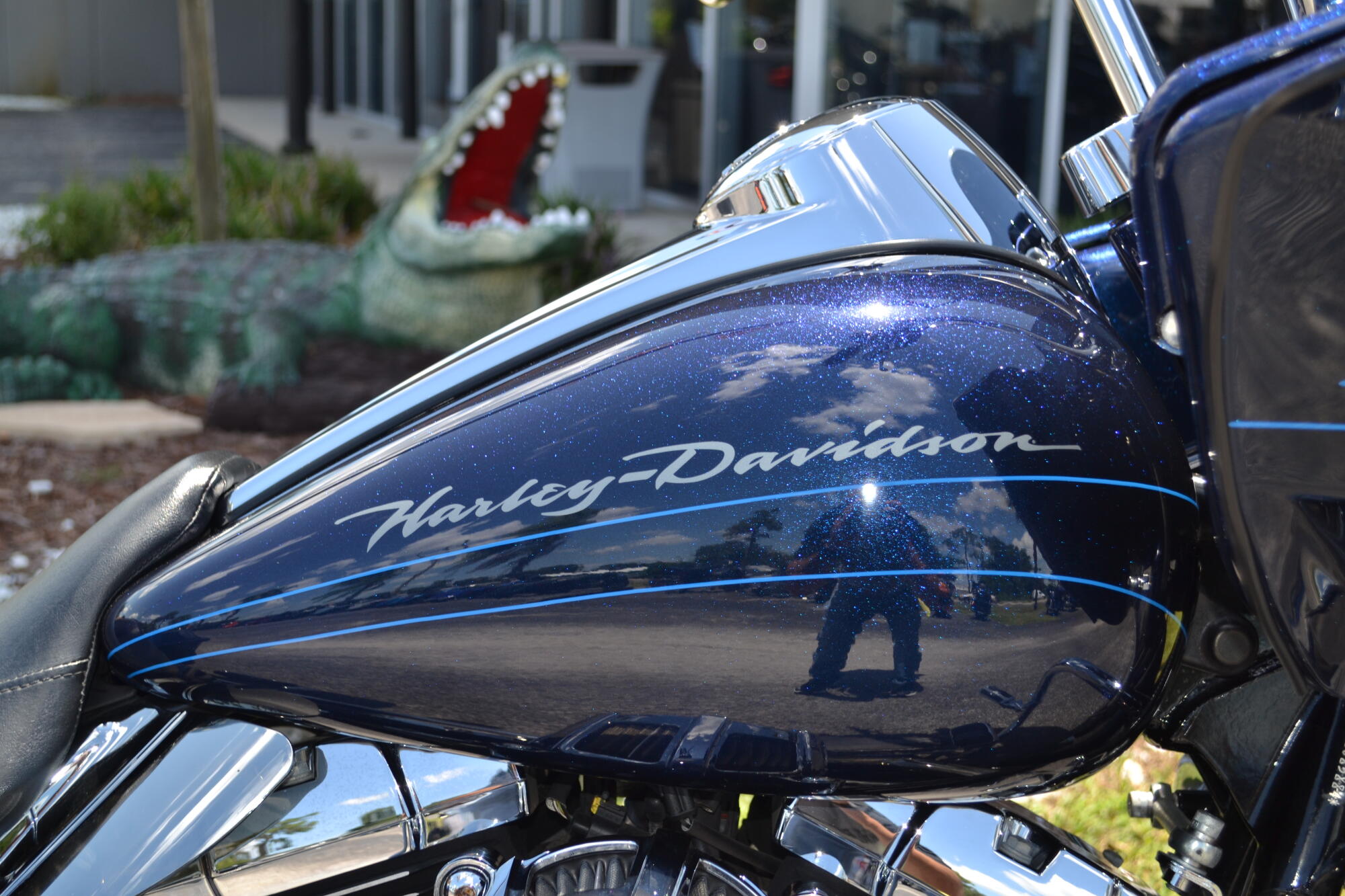 2013 Harley-Davidson® Road Glide® Custom - FLTRX103, photo 4