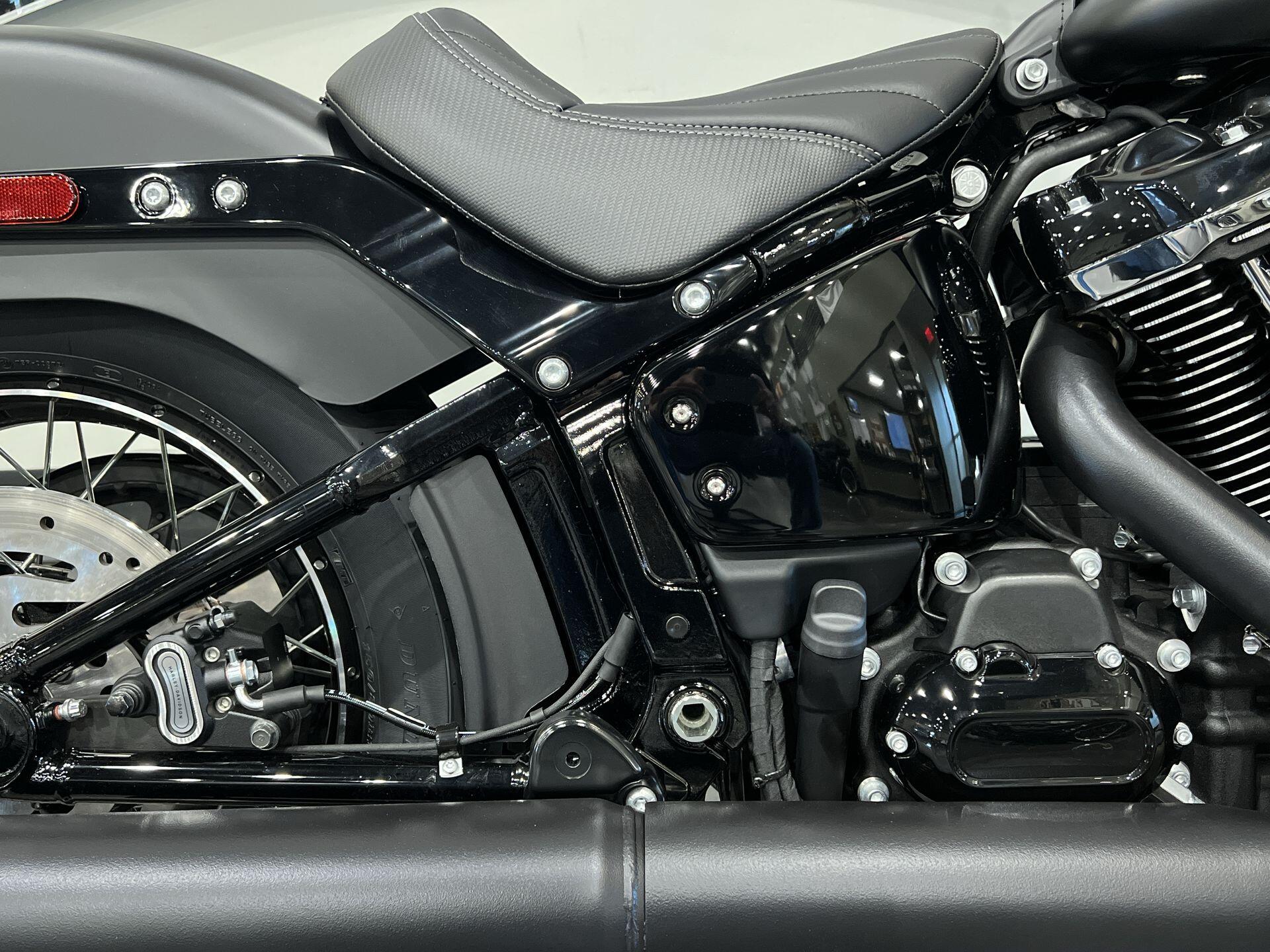 2026 Harley-Davidson® Deadwood™ FLHD, photo 7