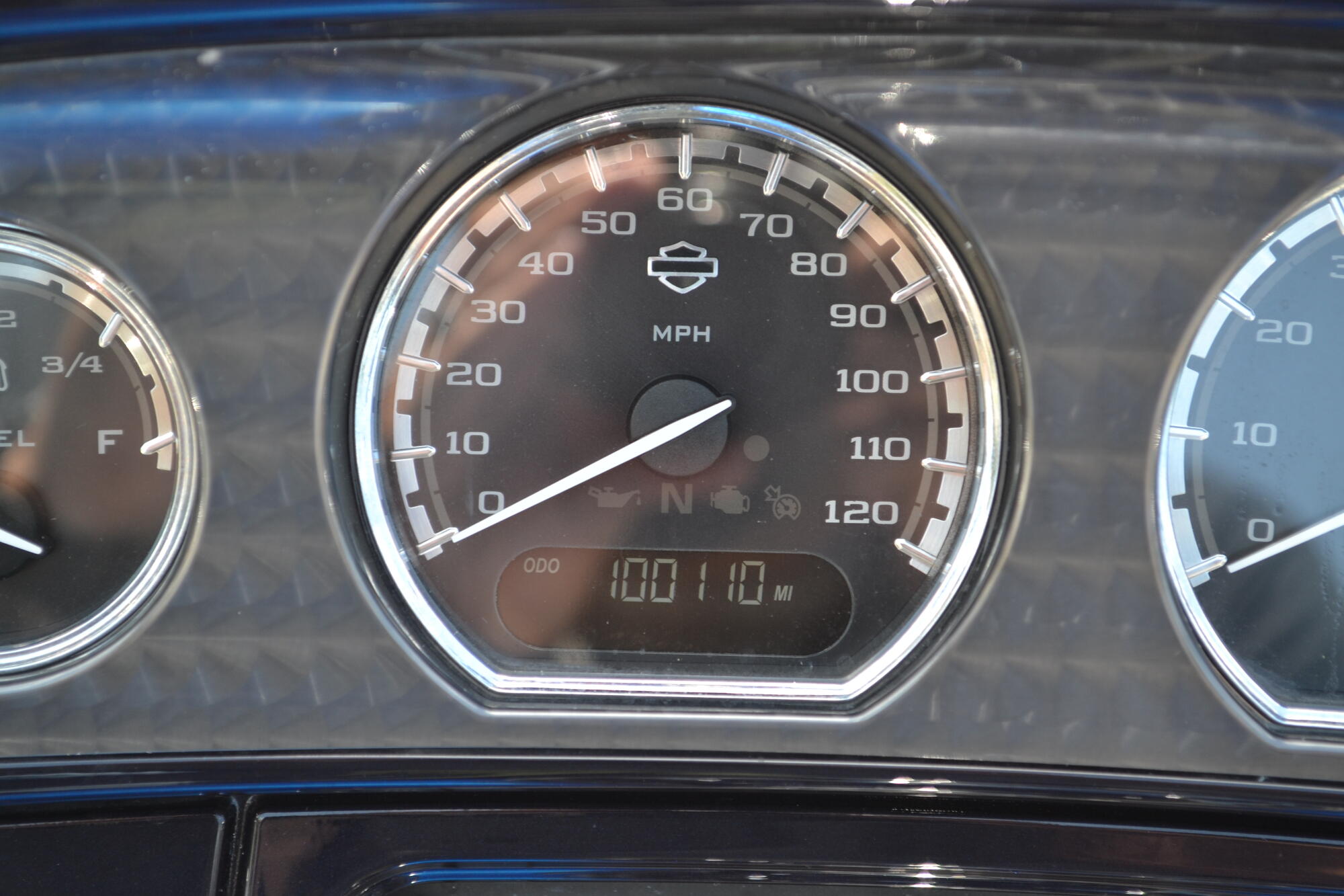 2014 Harley-Davidson® CVO™ Electra Glide Ultra Limited® - FLHTKSE, photo 13