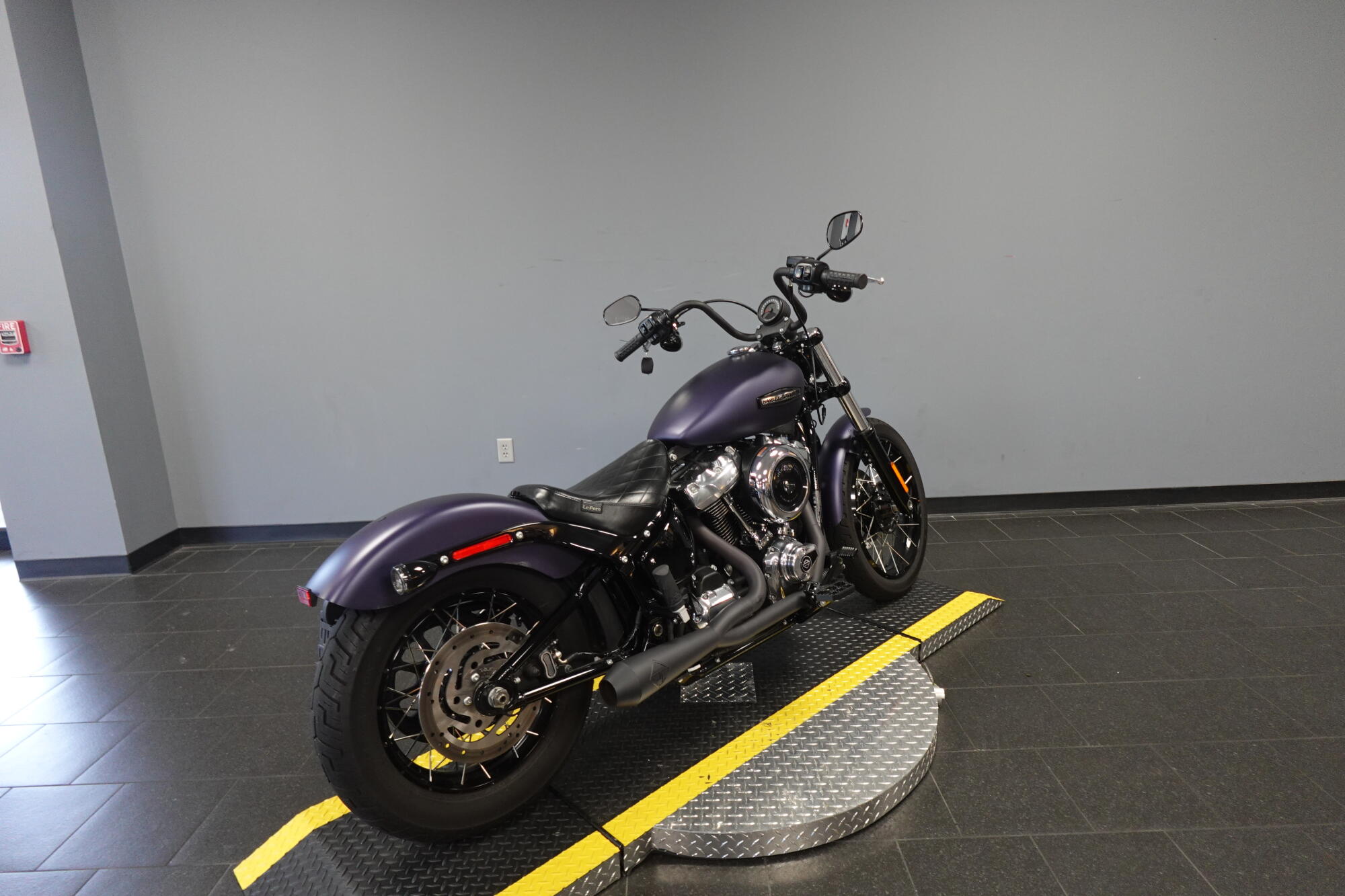 2025 Harley-Davidson® Street Bob® FXBB, photo 8