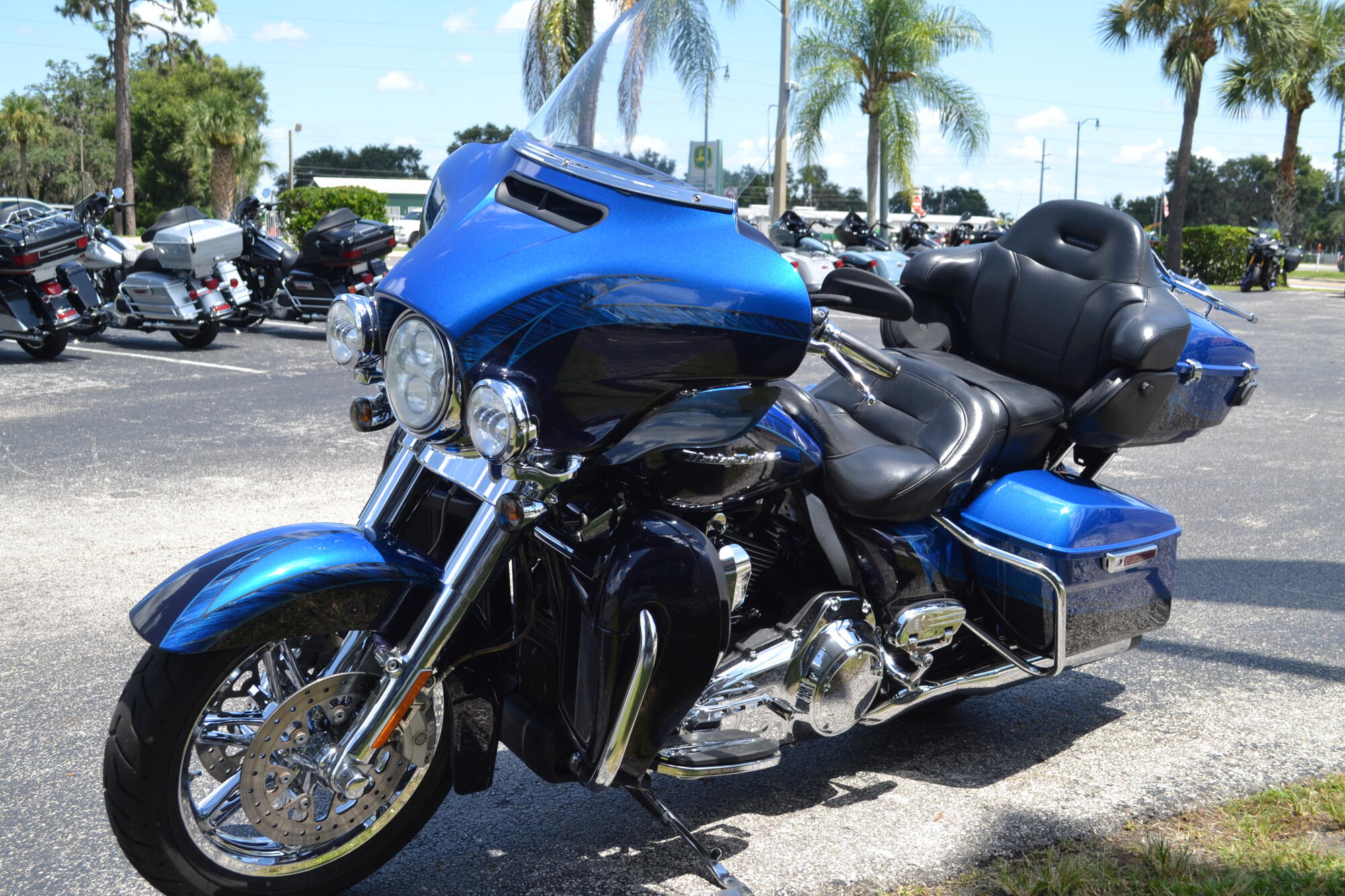 2014 Harley-Davidson® CVO™ Electra Glide Ultra Limited® - FLHTKSE, photo 21
