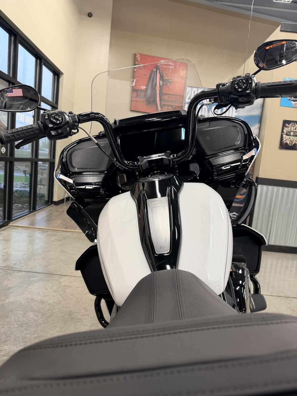 2026 Harley-Davidson® Road Glide Limited FLTRXL, photo 4
