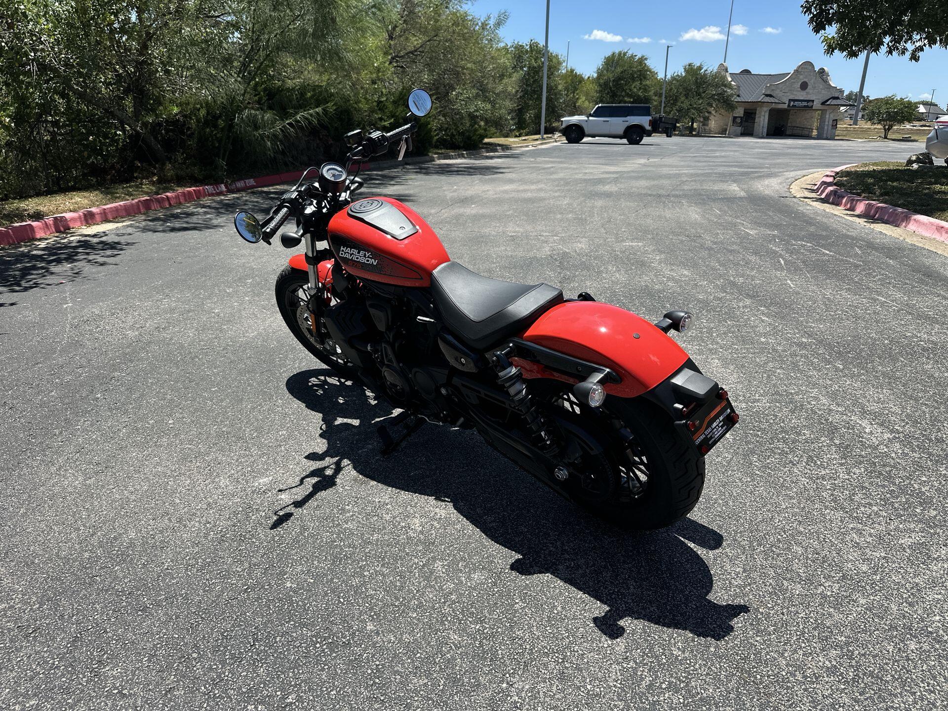 2026 Harley-Davidson® Nightster® RH975, photo 7