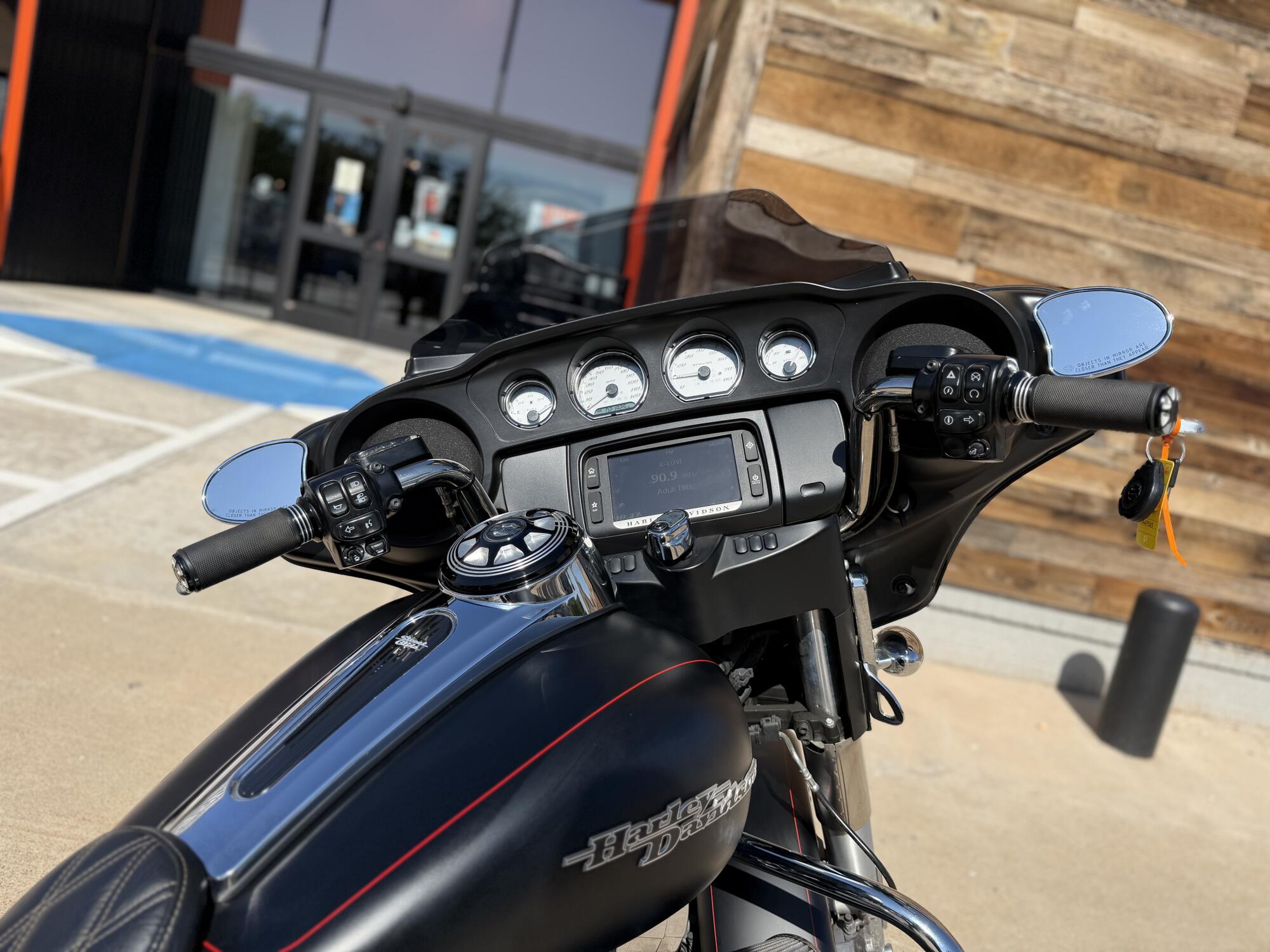 2016 Harley-Davidson® Street Glide® Special Black Denim, photo 10